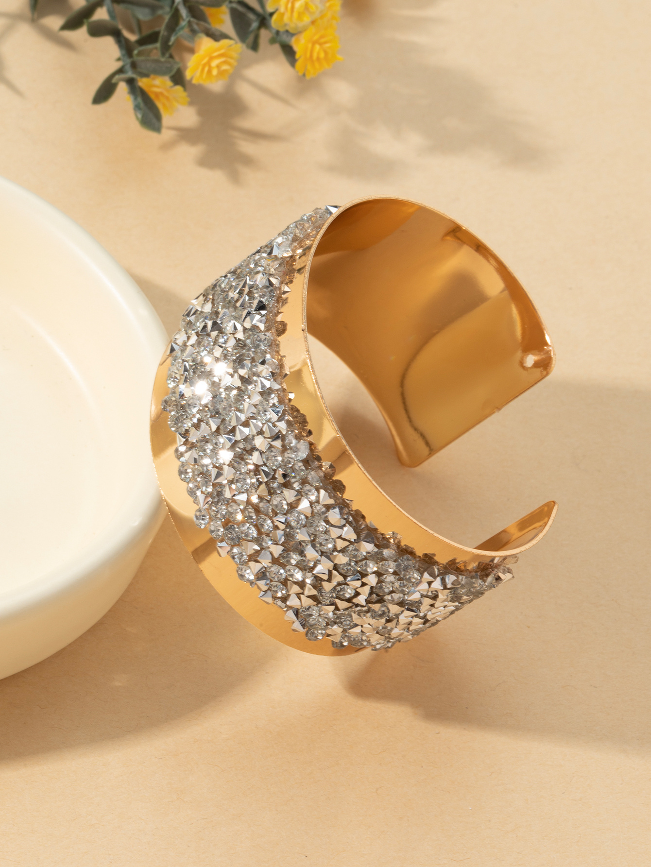 Cross-border Amazon bestseller: Exaggerated women's bracelet with white diamonds details Picture