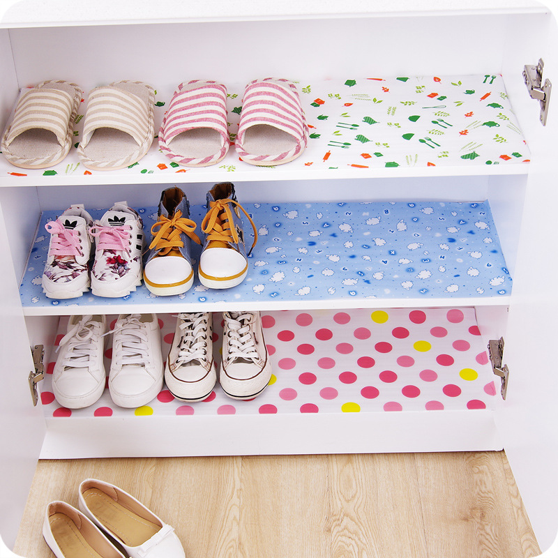 Moisture-proof pad for wardrobes