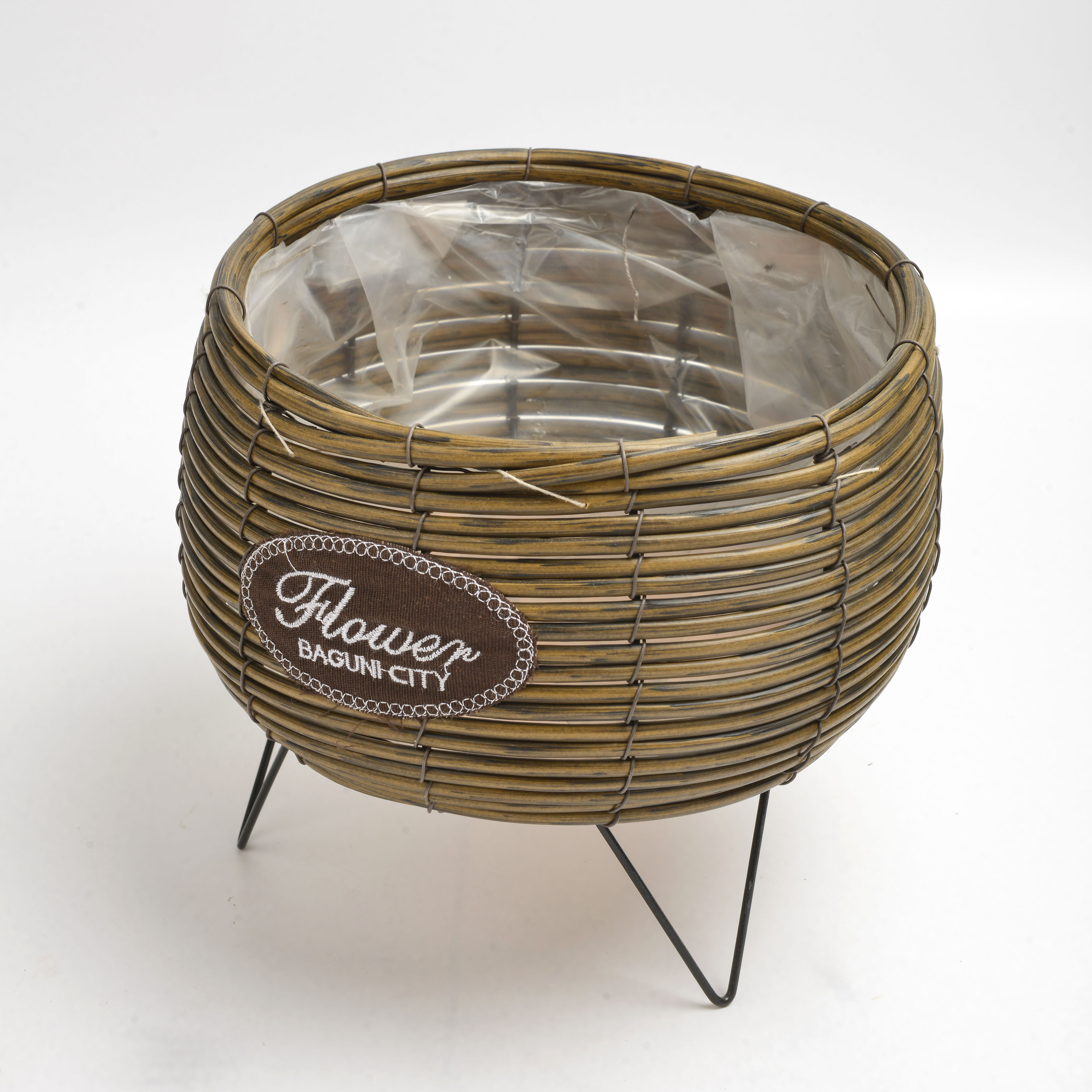 2022 New popular and best-selling circular woven flower POTS, flower baskets and triangular stands Application Scenario