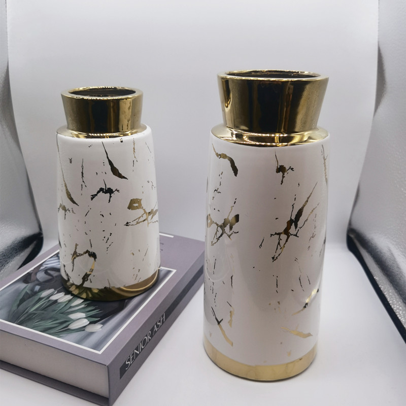 Light luxury electroplated modern ceramic vases, artificial flowers, small flower vases, hairdressing soft furnishings, living room decoration ornaments, hotel soft furnishings, wedding handicrafts Application Scenario