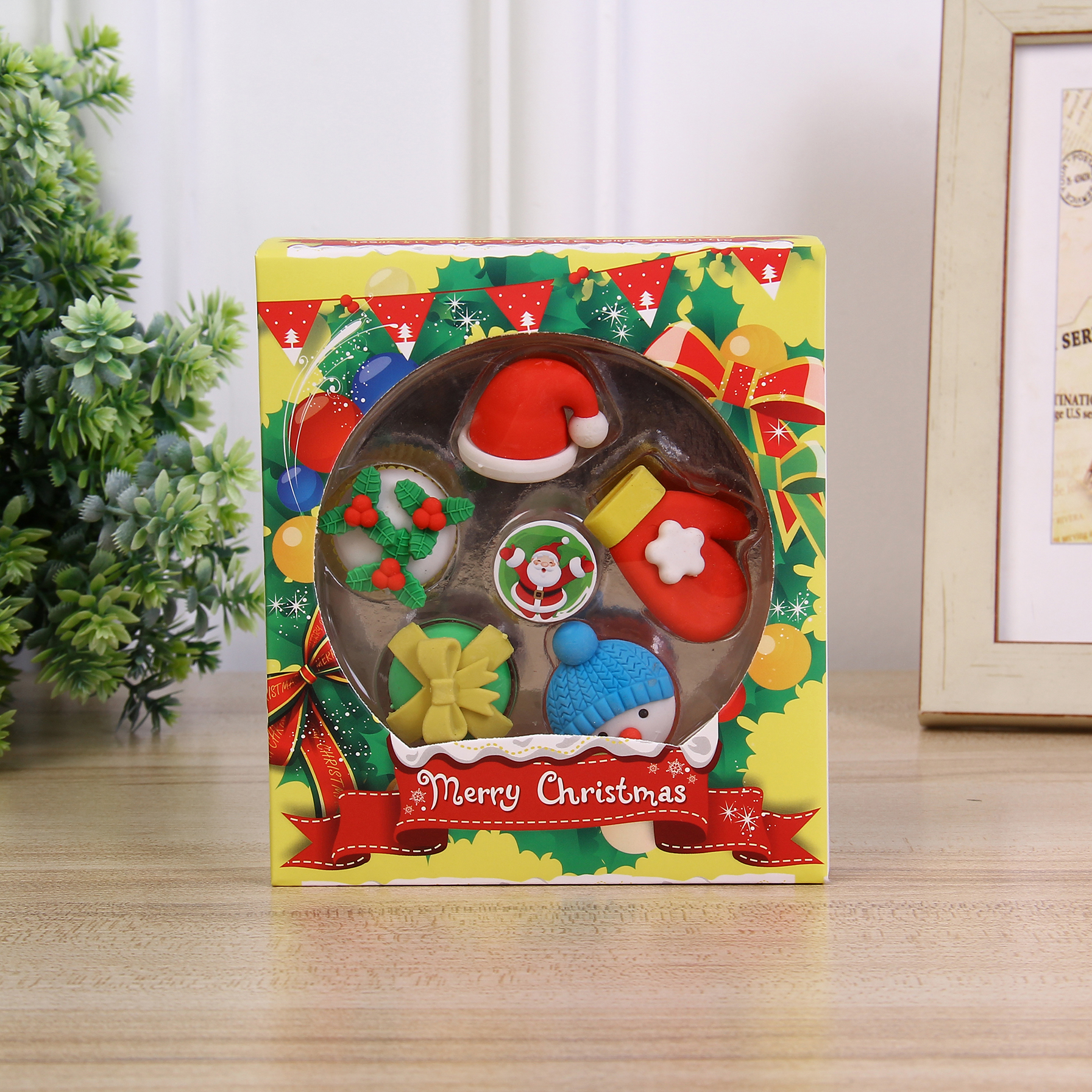 Little Gudong Christmas Series Erasers Application Scenario