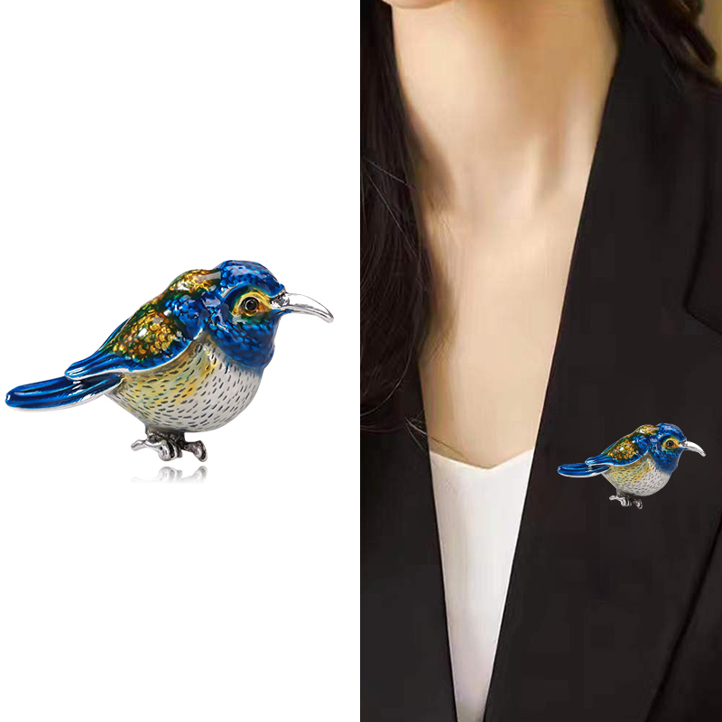 Factory direct sales of creative and light luxury Korean version new best-selling cartoon oil-drip bird light luxury creative retro brooch, simple and fashionable accessory pin in stock