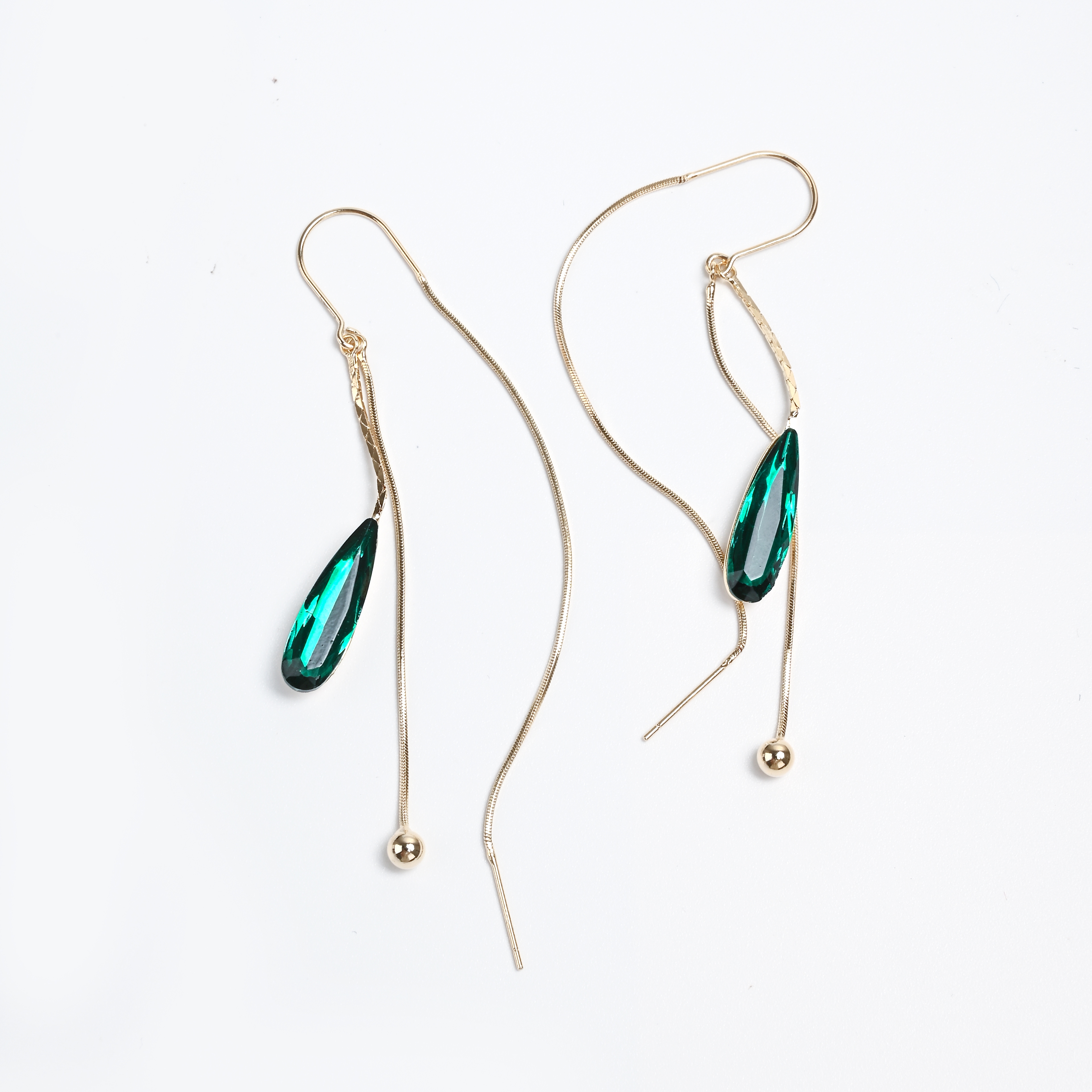 新品耳环小众设计高级感网红耳饰女防过敏925银针带钻时尚耳环详情3