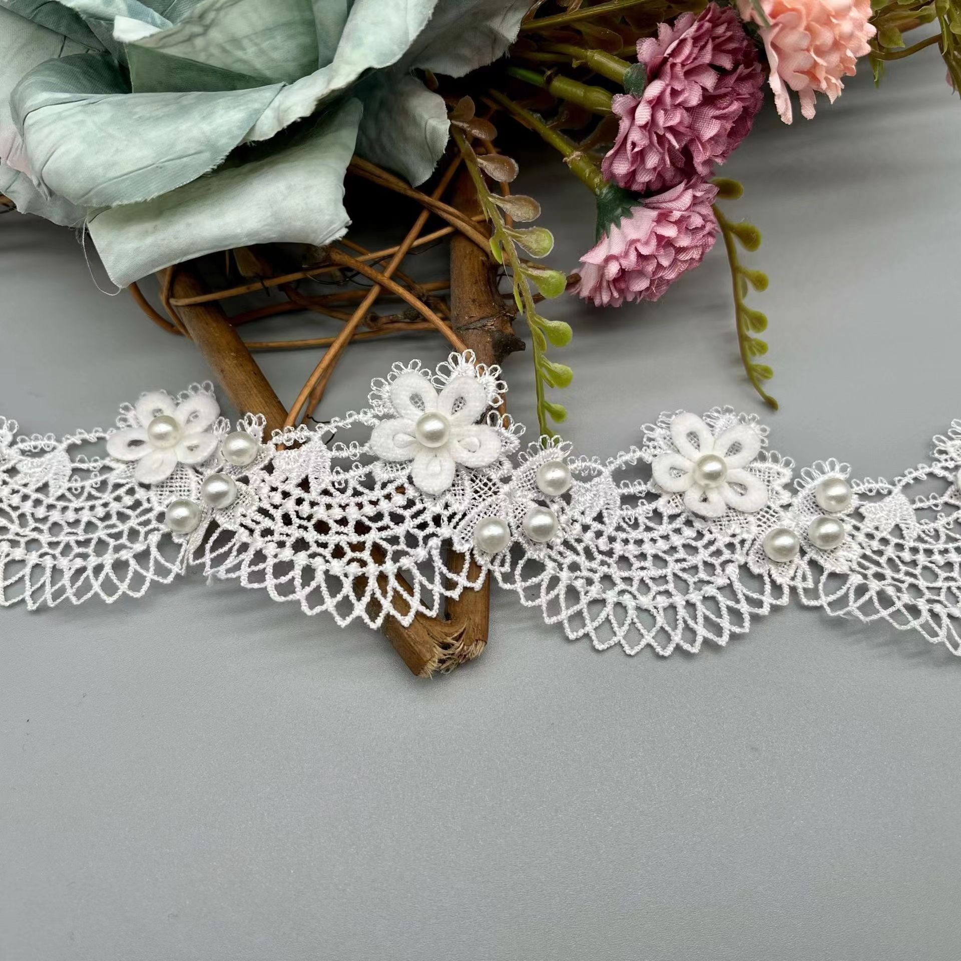 Factory direct sales of lace, double-flowered mesh fabric, embroidered collar flowers, water-soluble lace, black and white wings, clothing accessories, embroidered lace, exquisite water-soluble polyester filament, nail beads, velvet pieces, small flower embroidery, handcrafted lace, women's clothing, children's clothing, wedding dresses and Windows Specification image