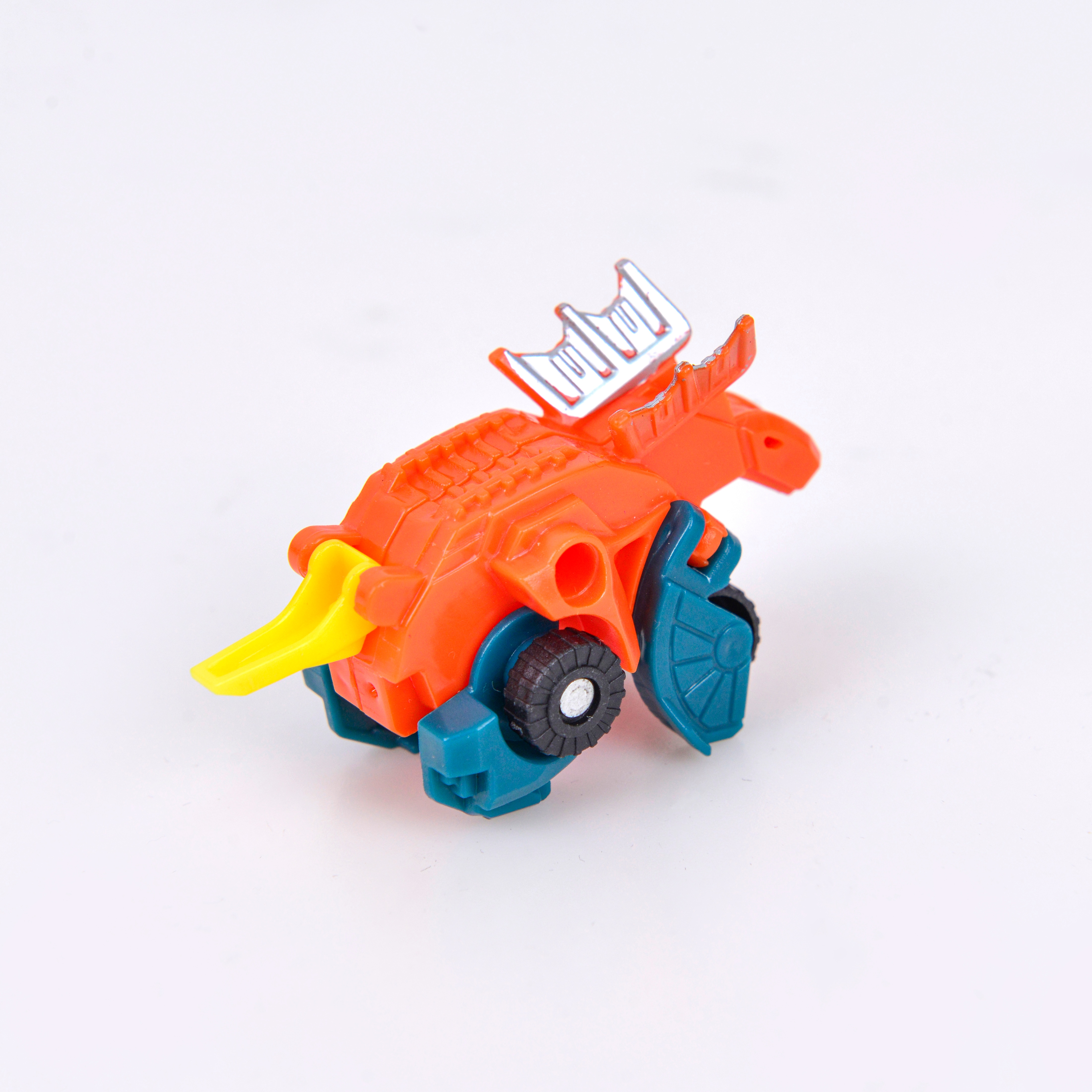扭蛋玩具/益智玩具/变形小车白底实物图