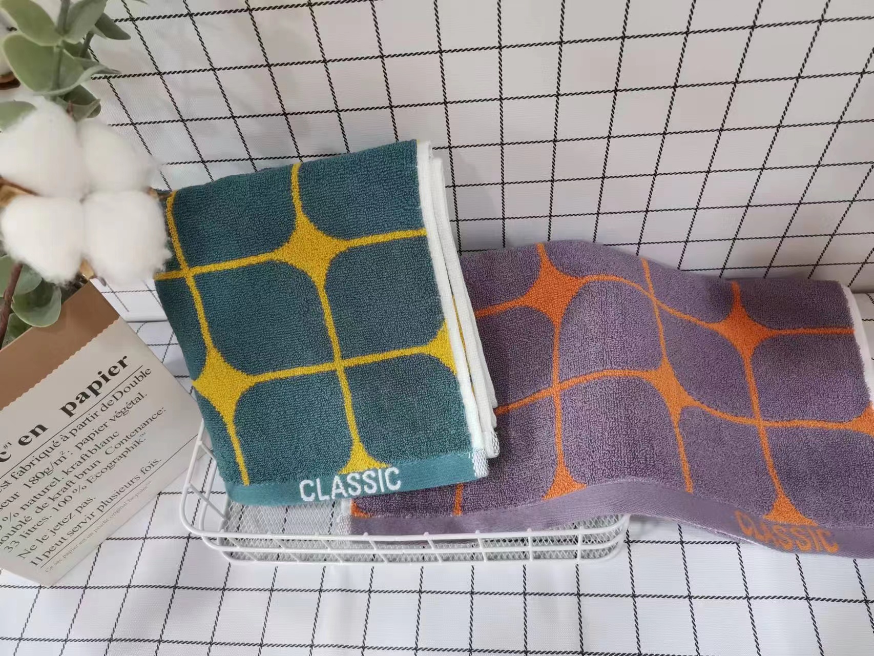 Shenduo dark-colored geometric towels, dirt-resistant household soft absorbent towels, gift towels details Picture