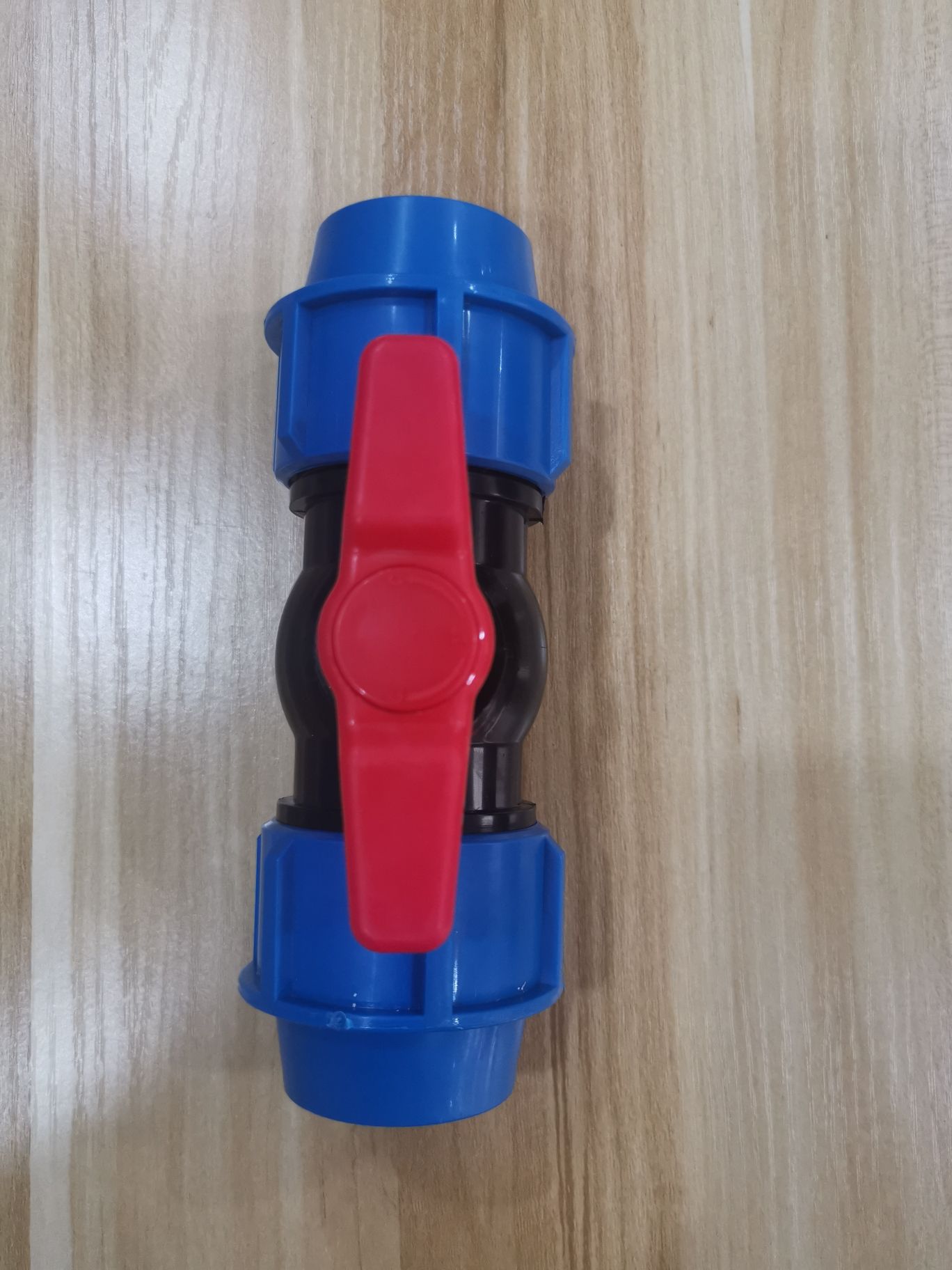 Quick-connect valve irrigation valve