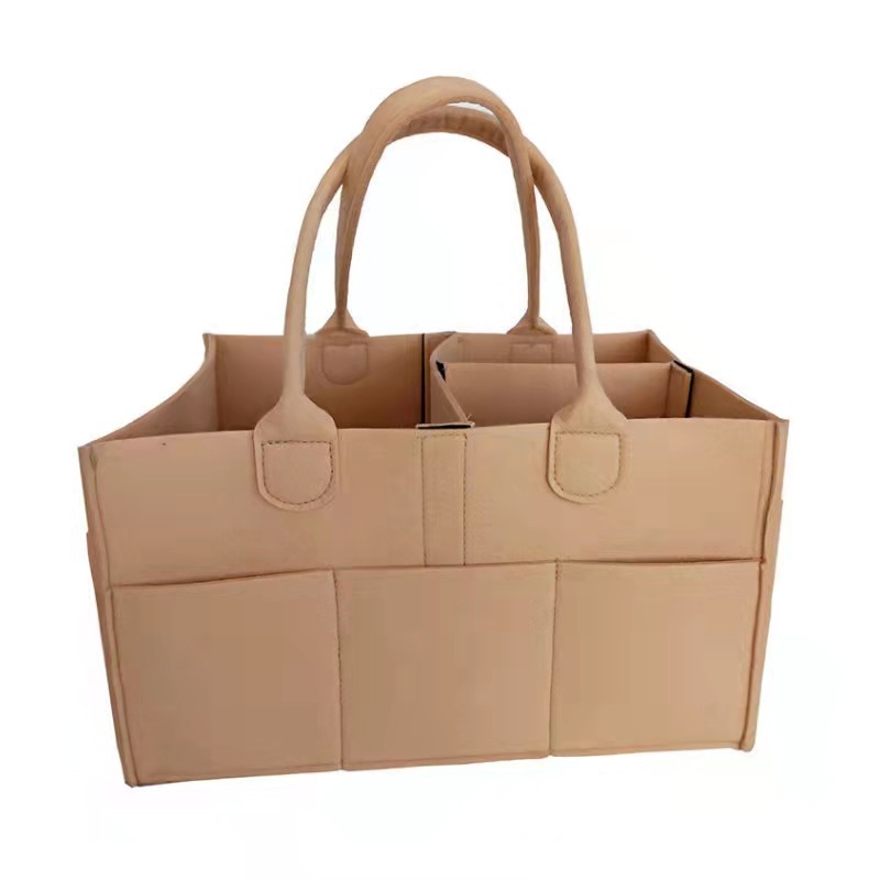 Hand-held felt mommy bag Application Scenario