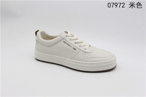 The Renben men's shoes 7972 feature a breathable and fashionable leather surface details Picture