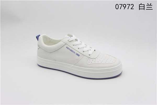 The Renben men's shoes 7972 feature a breathable and fashionable leather surface