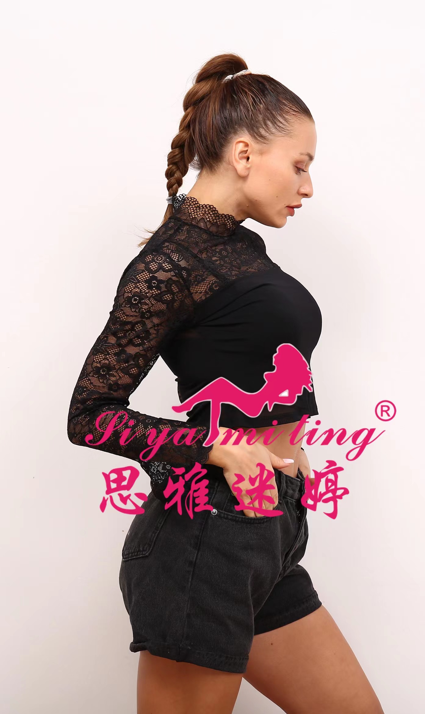 A new stylish semi-high-neck lace base layer for women in autumn and winter, paired with a long-sleeved T-shirt and a short top Application Scenario