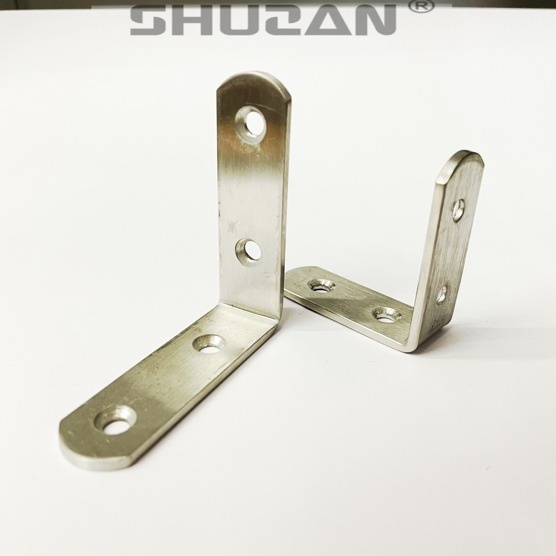 Shuzan brand direct sales stainless steel thickened Angle codes, 90-degree right-angle fixators, L-shaped bracket connectors, furniture general hardware accessories XH-003, and other general hardware accessories Application Scenario