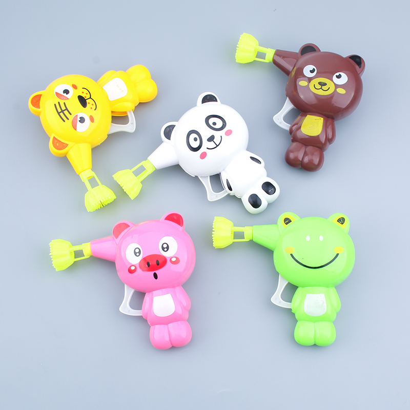 Children's outdoor interactive toys, inertial mixed bubble guns, soapberry bubble liquid, safe and non-toxic, foreign trade cross-border street stall night market supply manufacturer Dongqing Toy Factory Application Scenario