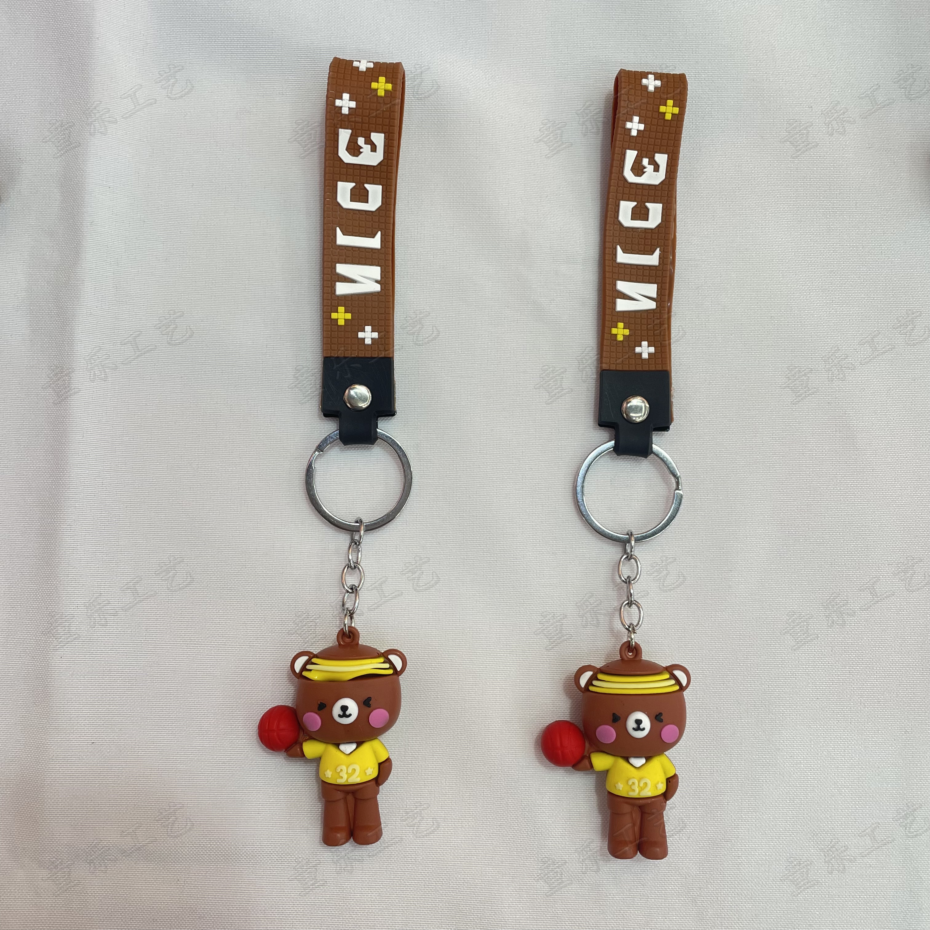 Creative fitness bear soft rubber keychain cartoon volleyball bear 3D figurine pendant Item Picture
