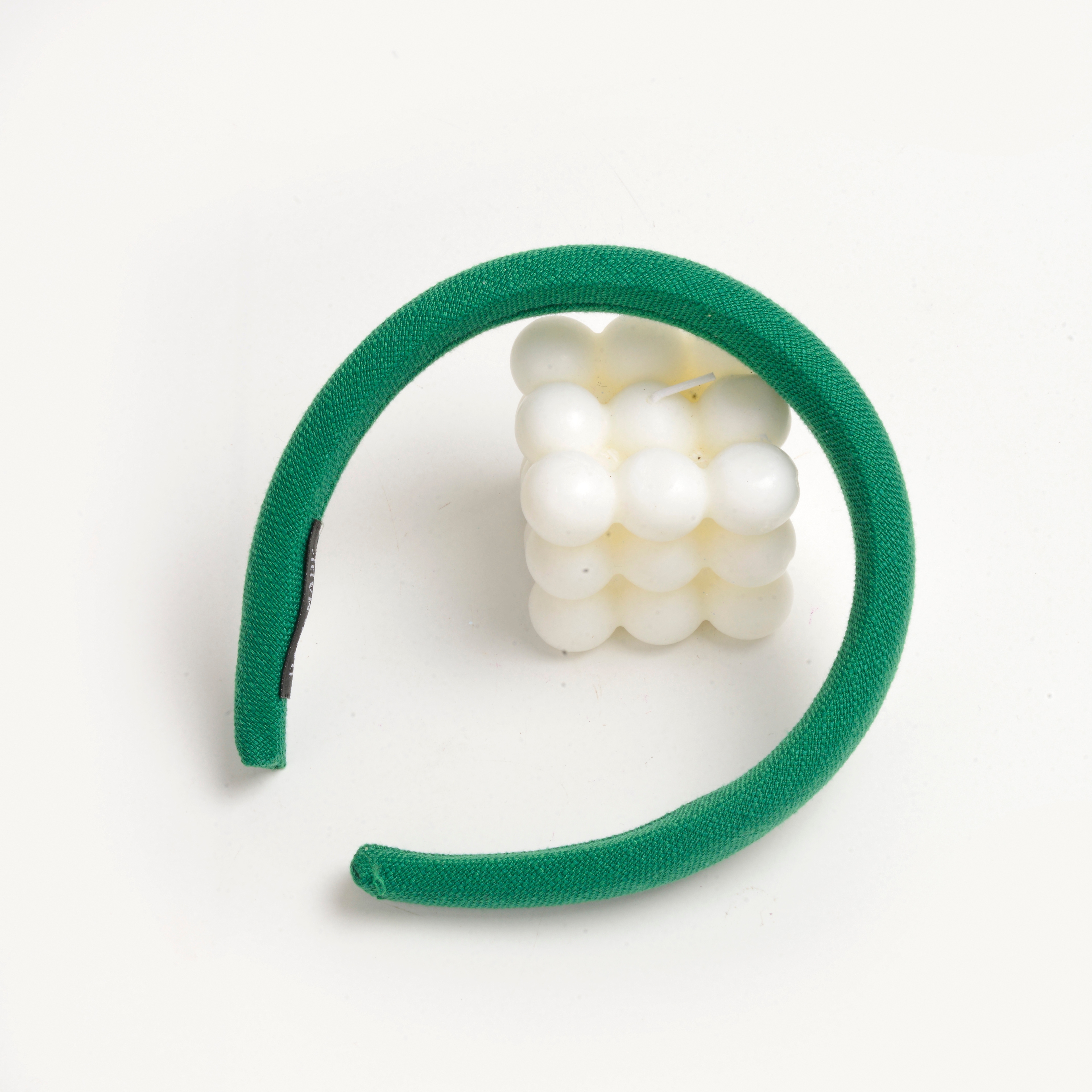 The 2022 new trendy, elegant, simple and retro solid color hair band Application Scenario