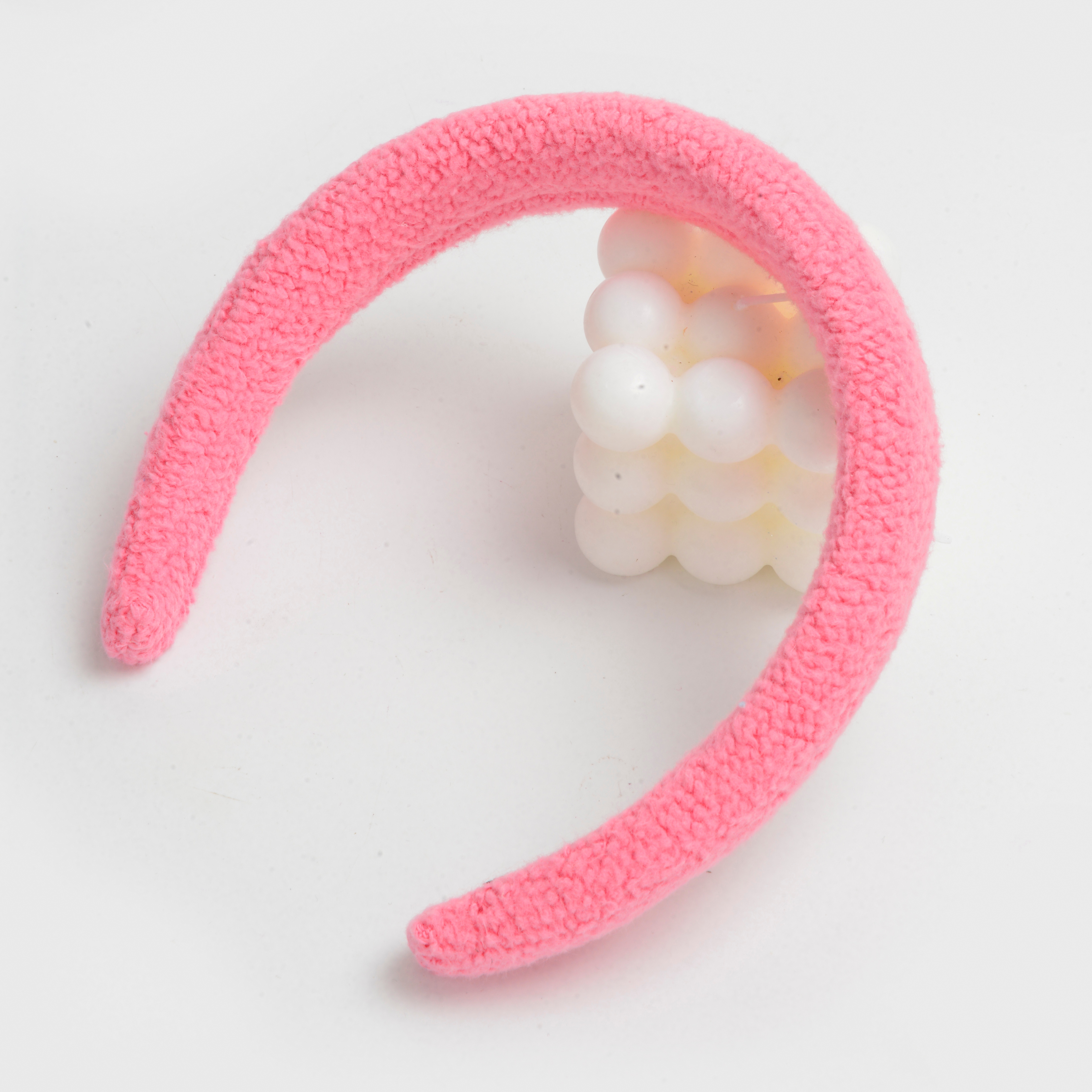 The 2022 new style of trendy, elegant, simple and retro solid color hair band, velvet hair band and plush hair band Application Scenario