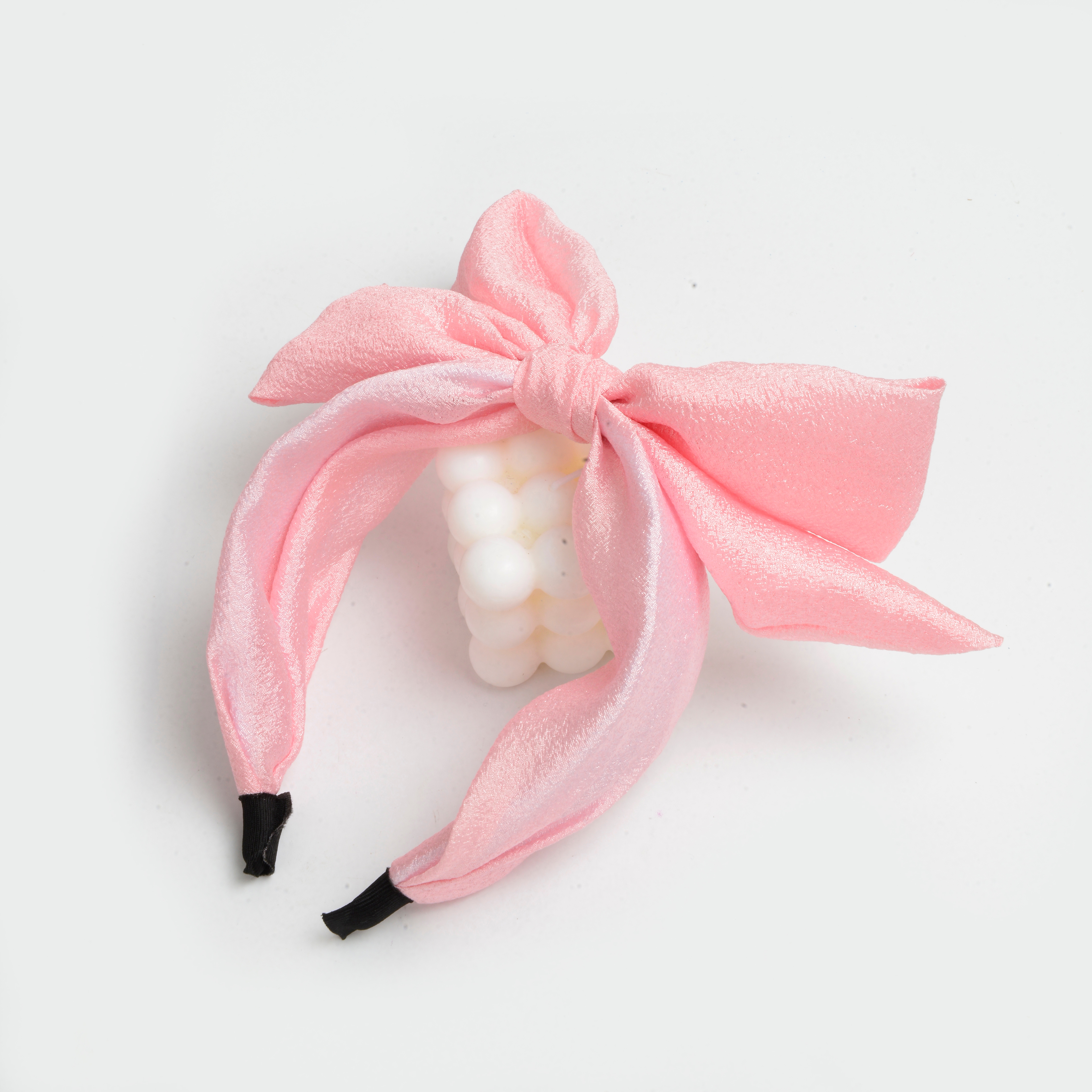 2022 New trendy, elegant, simple and retro solid color large bow hair band fabric hair band Application Scenario