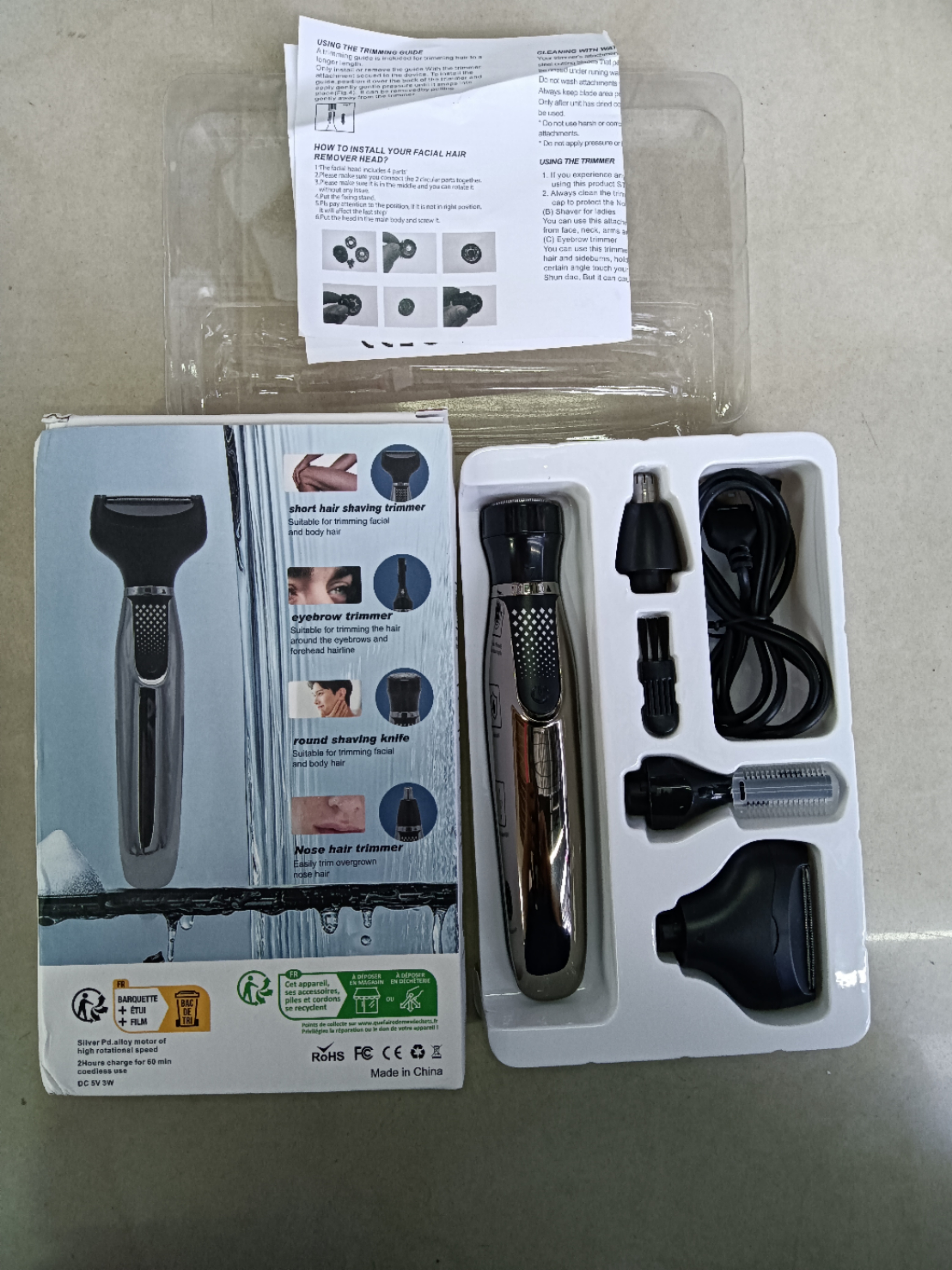 8895 Four-in-one Shaving Device