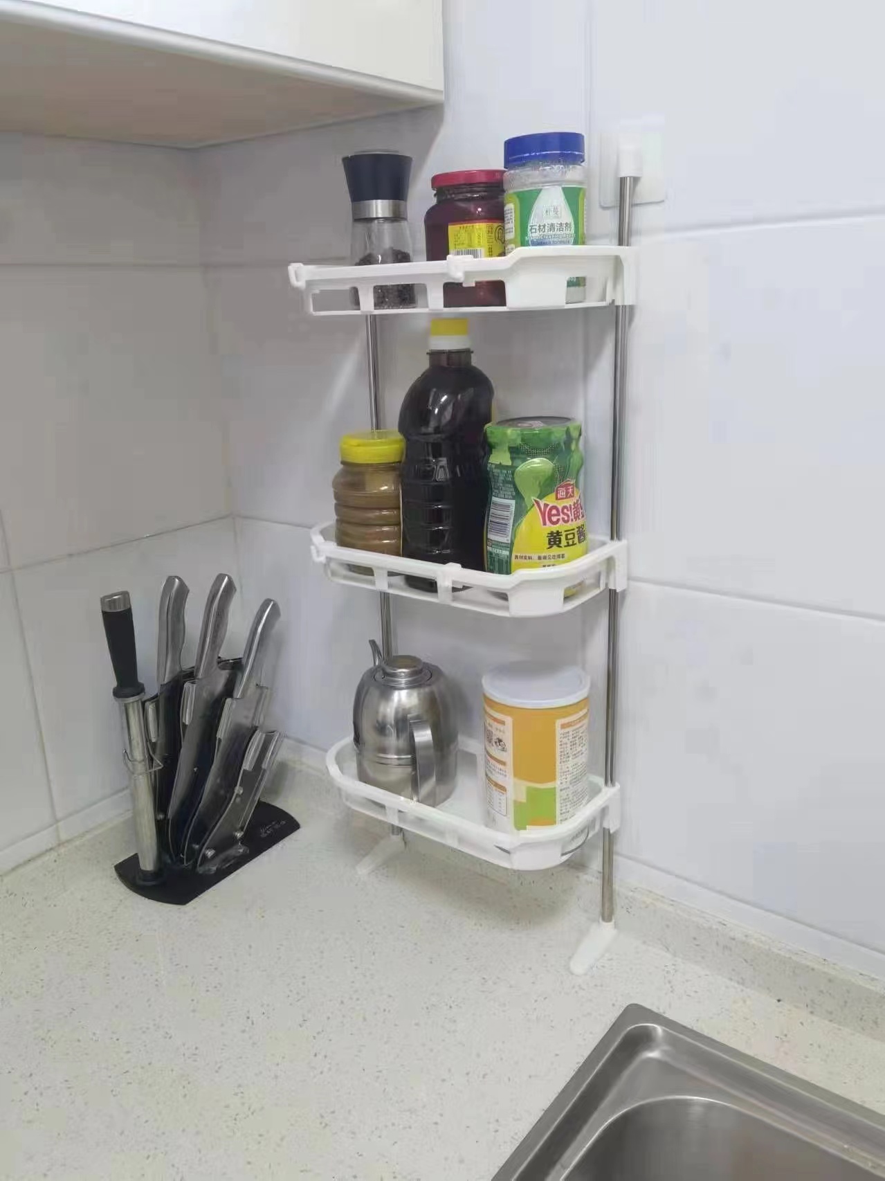 Three-layer storage rack for kitchen storage details Picture
