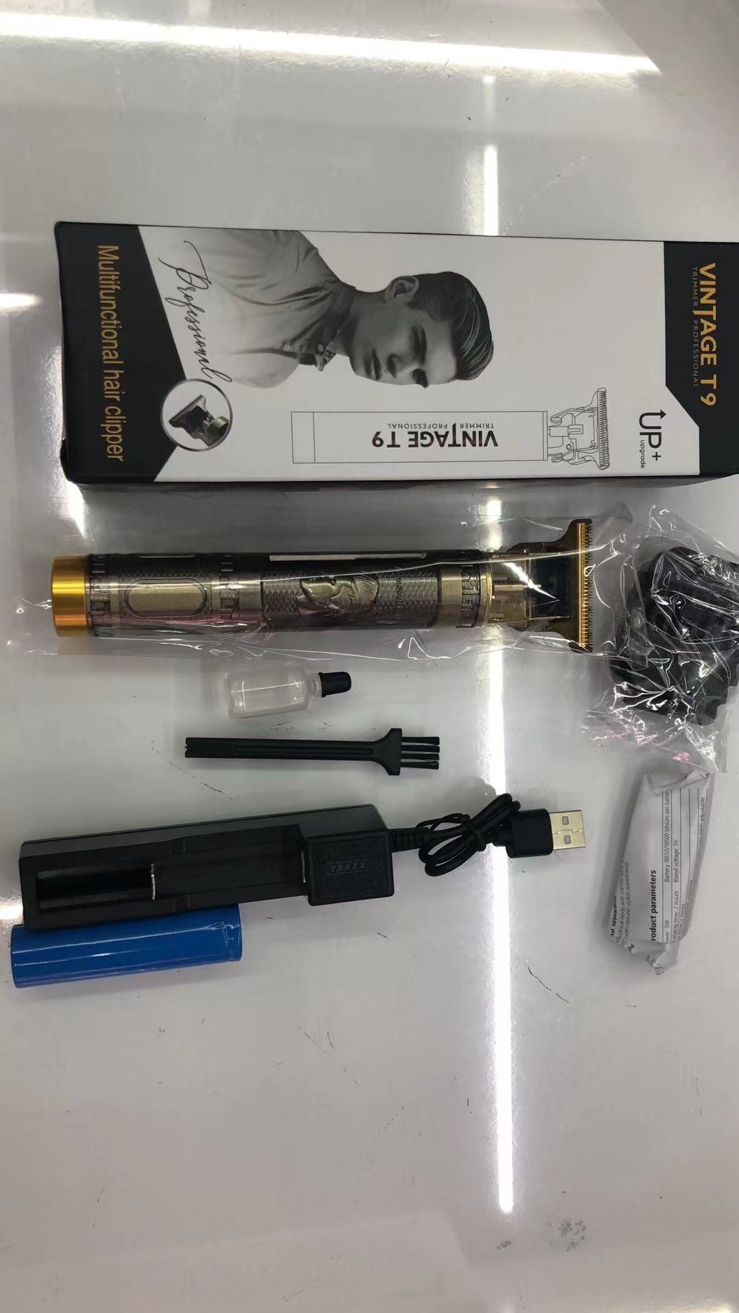 The TV hit Buddha Head Hair clipper, Dragon and Phoenix hair clipper, USB direct charging, 800 mah, 18650 high-quality lithium battery, durable