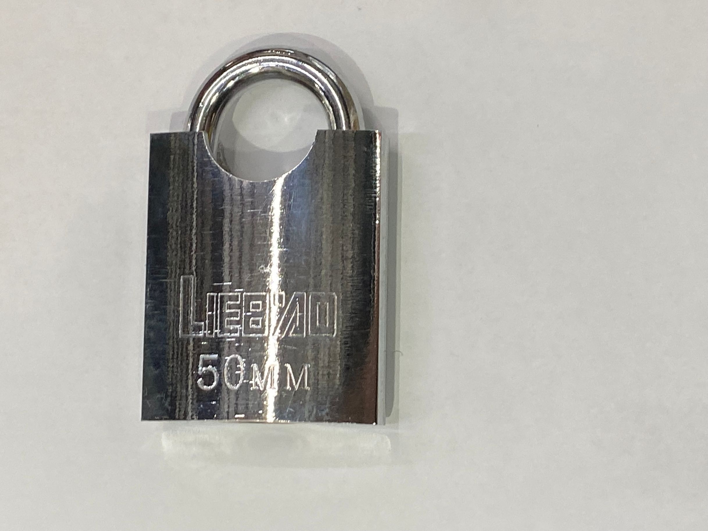 مغطاة بأقفال الأبواب وأقفال الدراجات Item Picture