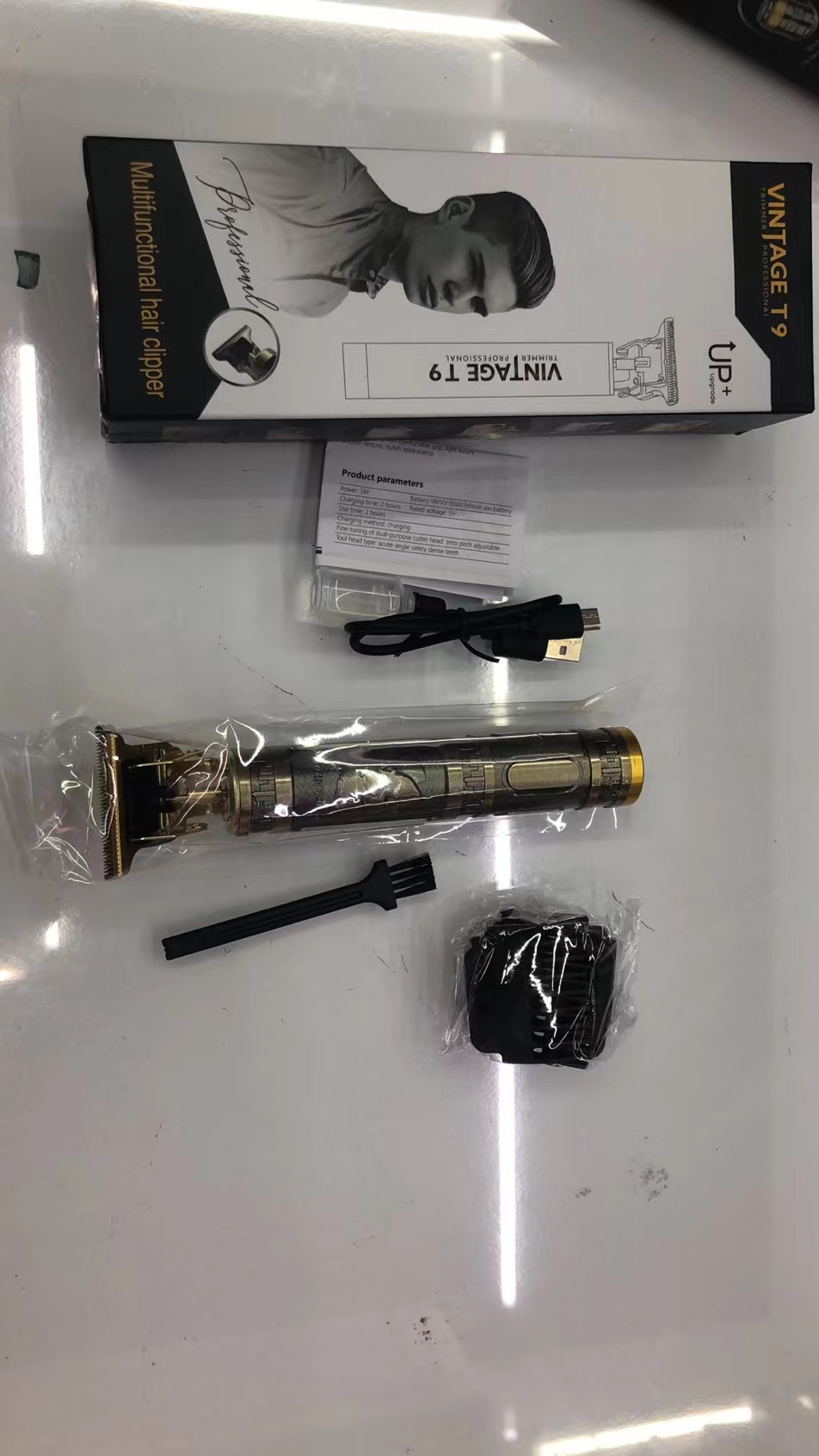 The TV hit Buddha Head Hair clipper, Dragon and Phoenix hair clipper, USB direct charging, 800 mah, 18650 high-quality lithium battery, durable Application Scenario