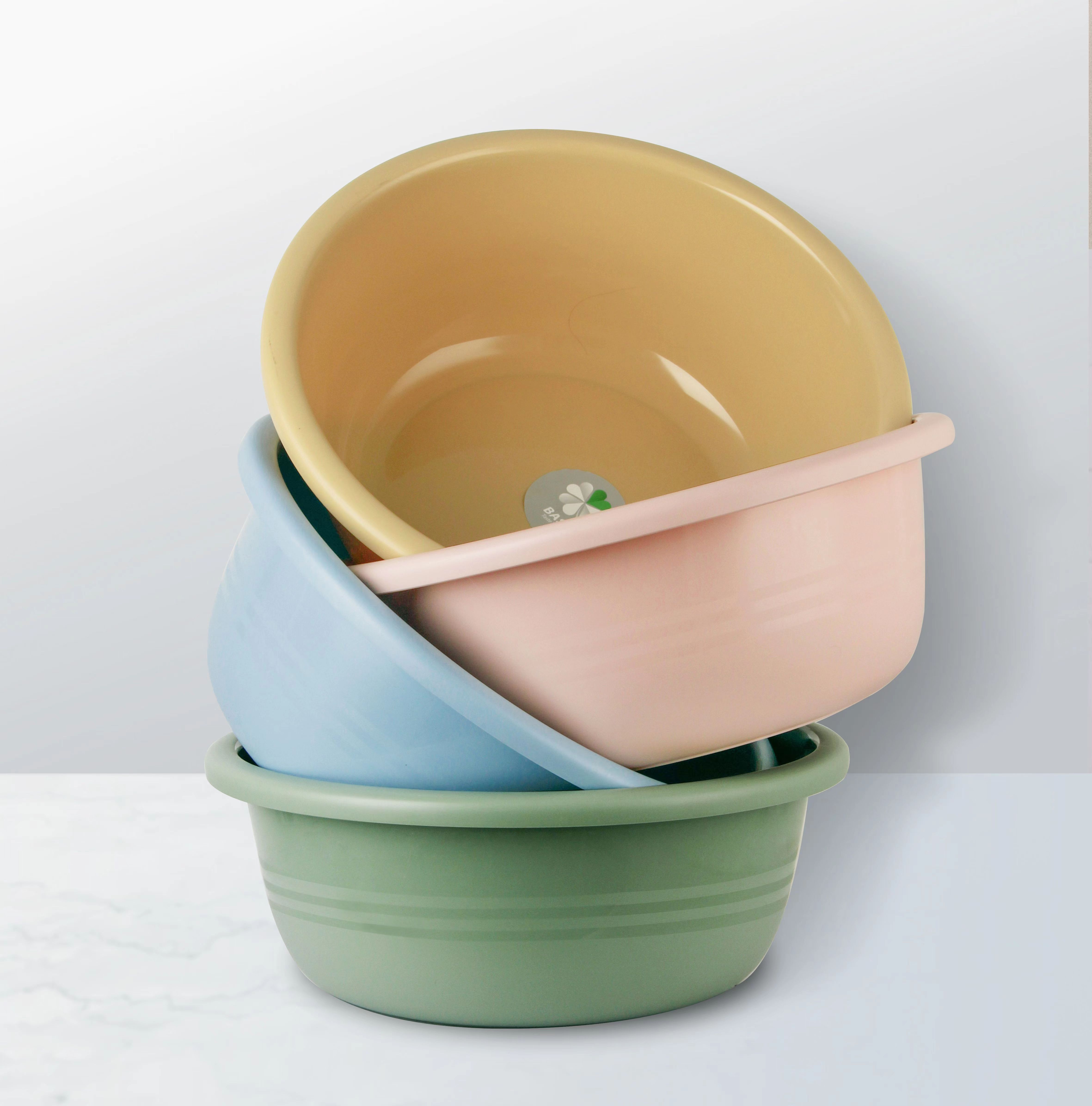 33*12.5 thick plastic washbasin, household laundry basin, student dormitory foot basin, baby small washbasin Application Scenario