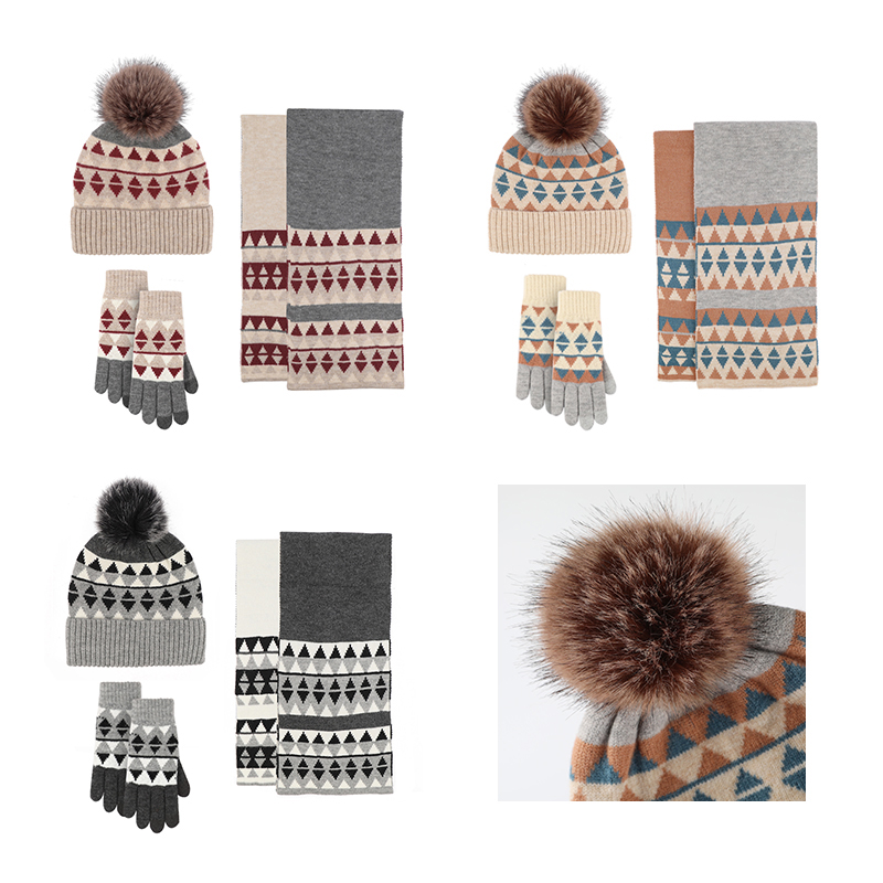 冬季新品日系针织手套围巾帽子三件套羊毛保暖防寒毛球围巾三件套详情图4