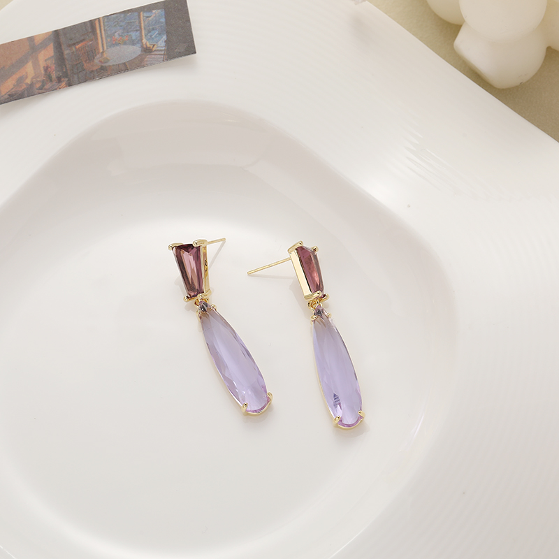 New fashionable and elegant crystal contrast wine red earrings and stud accessories from Yudie Item Picture