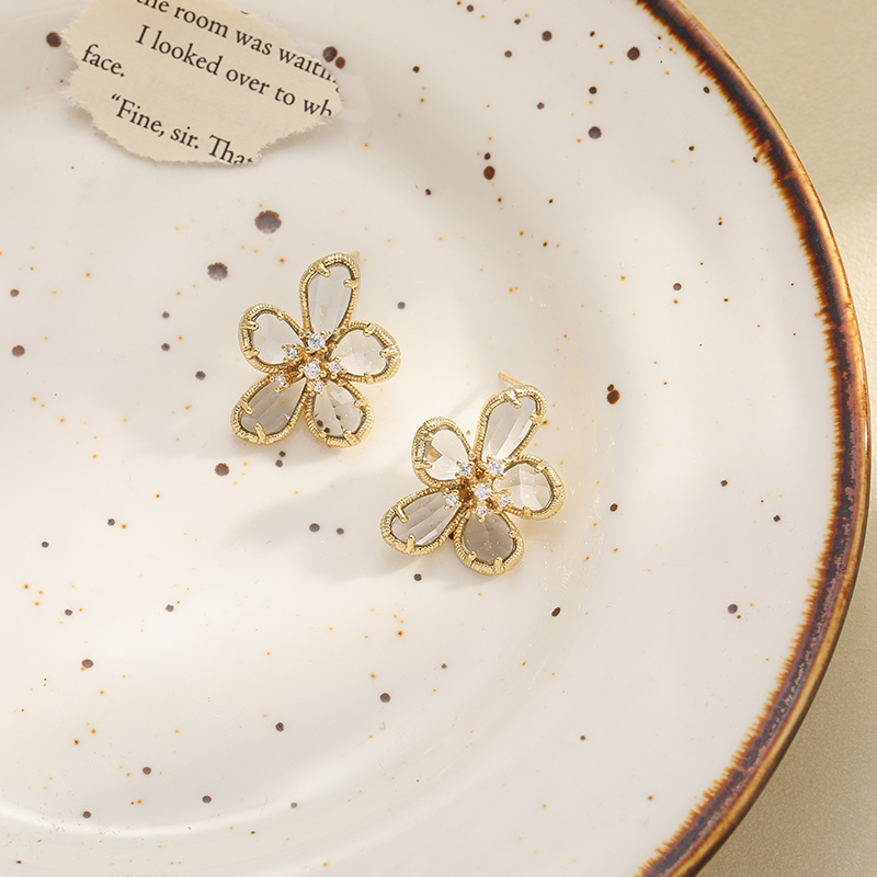 Korean-style crystal flower two-color earrings, stud earrings and butterfly accessories with a fresh and versatile style details Picture