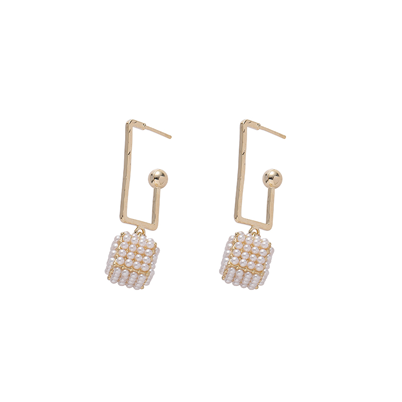 Korean-style rice bead woven fashionable, exquisite, simple and light luxury earrings, stud earrings and butterfly accessories Item Picture