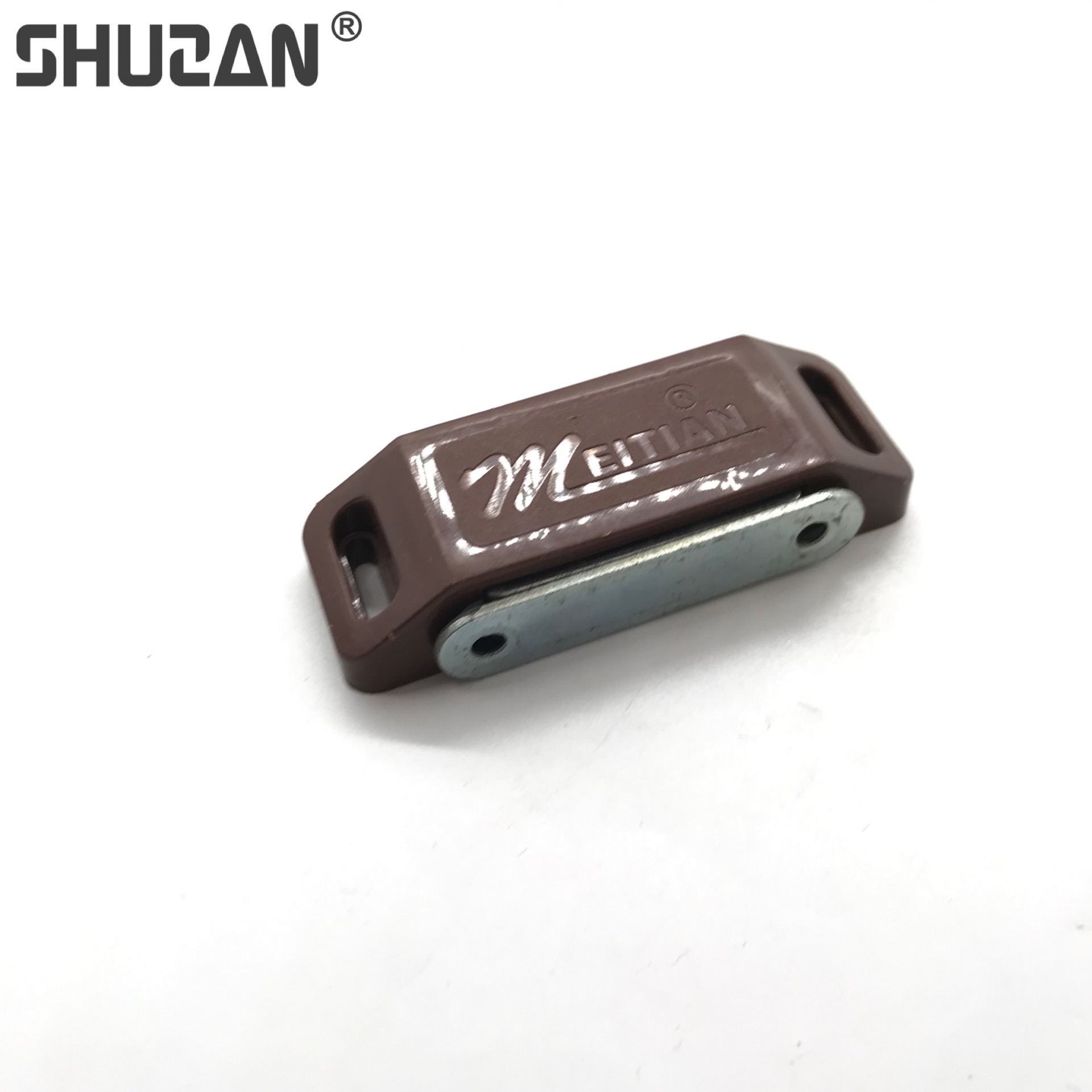 磁吸磁夹白底实物图