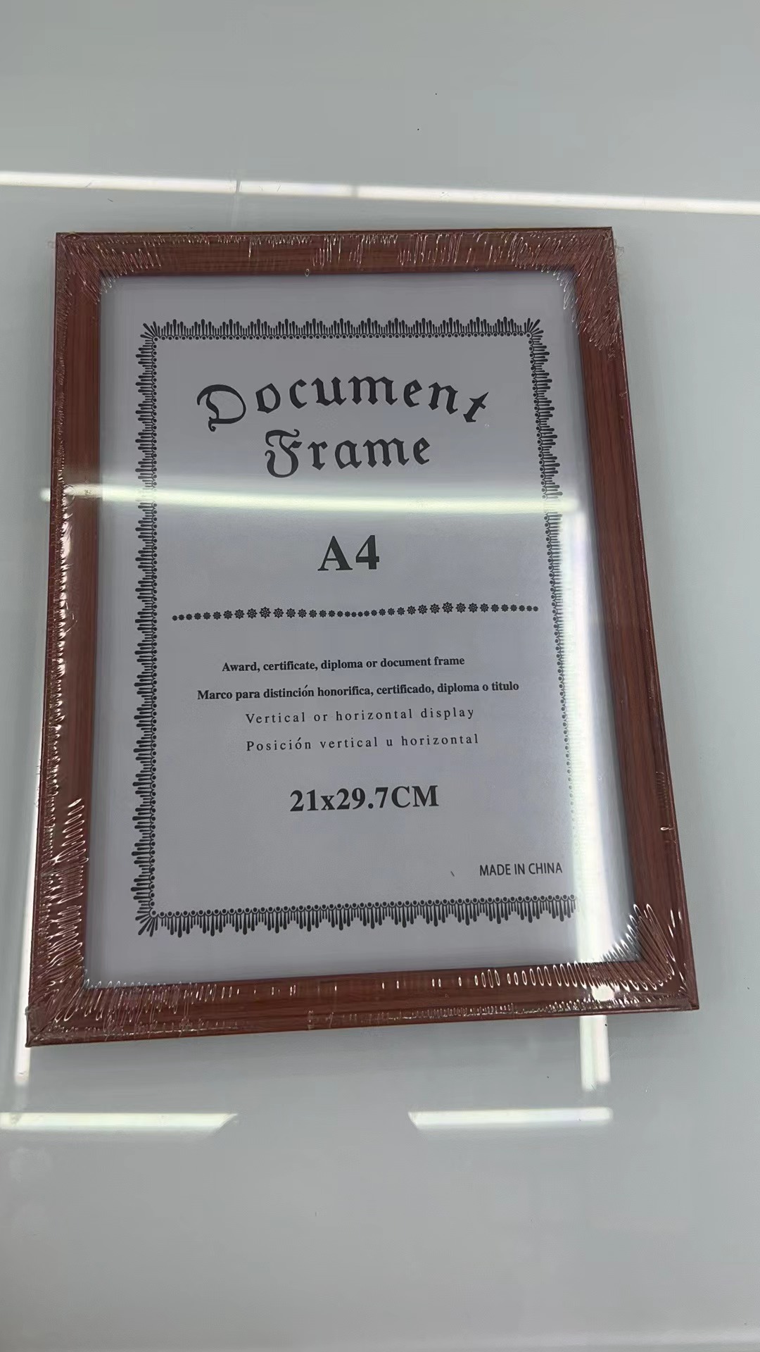 欧式金属质感相框 正方形照片框 摆台装饰品 证书框展示架 保护珍贵记忆的家居装饰品产品图
