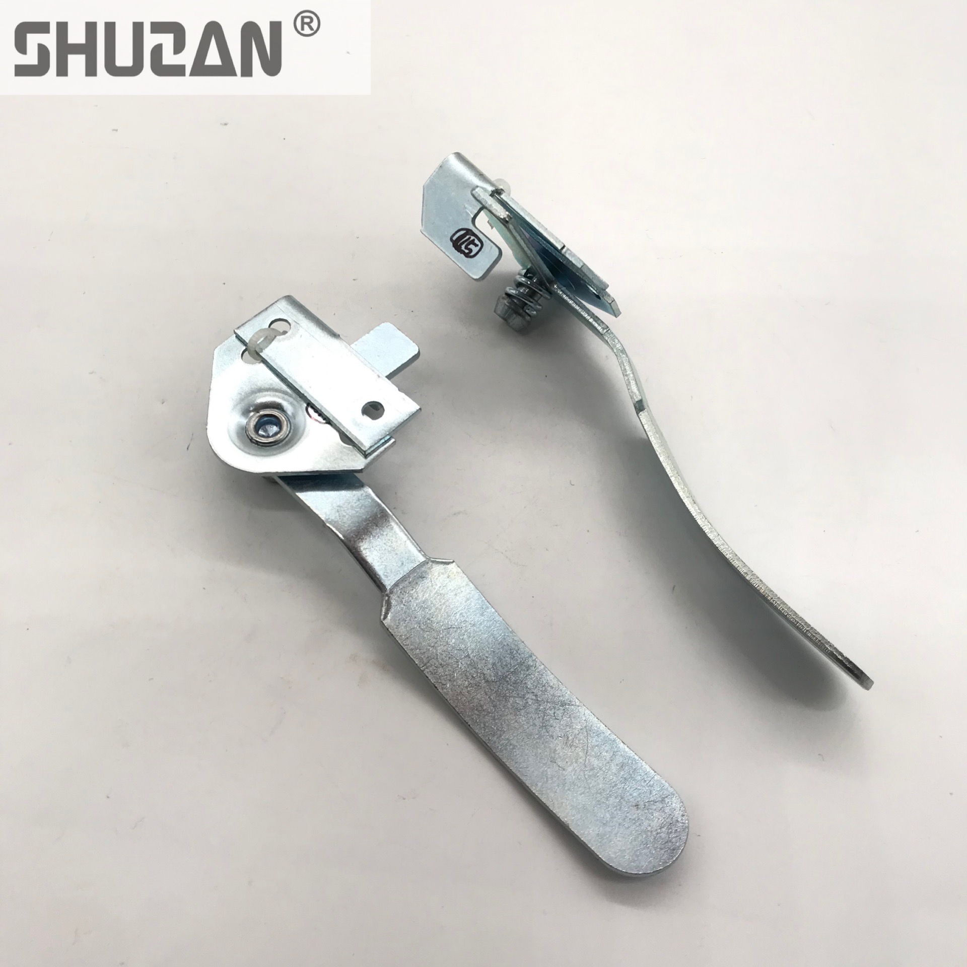 Shuzan brand guarantees modern and simple iron window handles, old-fashioned window locks, pebble door handles, door hardware accessories, ice crack, European-style cabinet door handles A200 003 Application Scenario