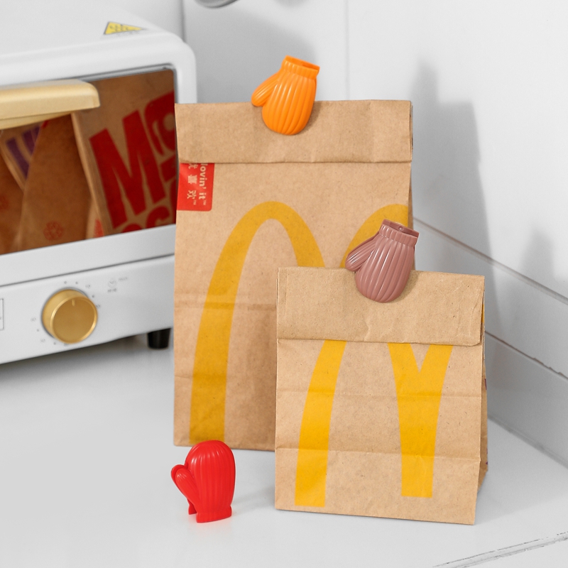 Wudiesheng mini glove-shaped food clips, kitchen plastic sealing clips, snack sealing clips, a pair of cross-border packs Specification image