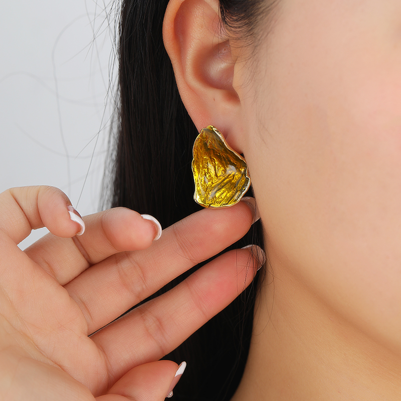 Korean-style fashionable thin-coated enamel craft simple and elegant earrings, stud earrings and butterfly jewelry Specification image
