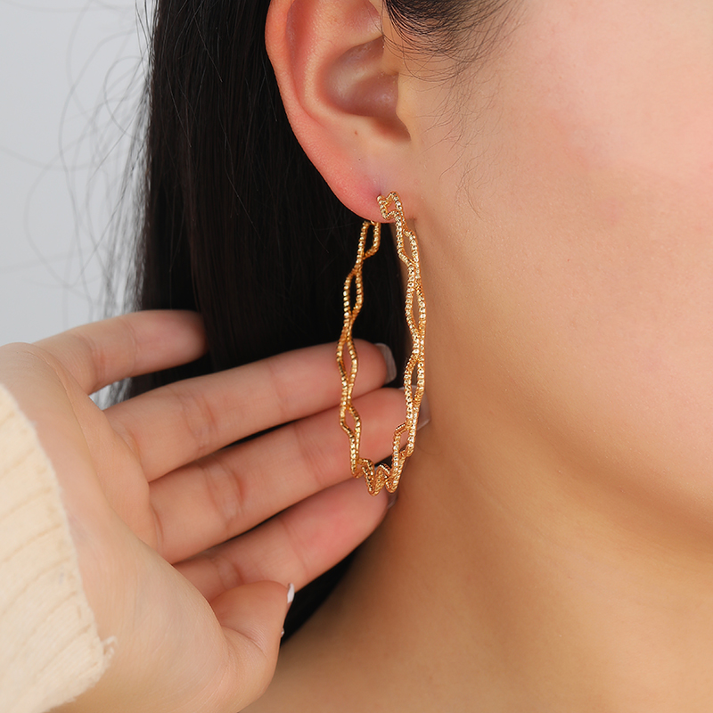 Korean-style French fashion, versatile and elegant, exaggerated large circle earrings, stud earrings, butterfly jewelry Specification image