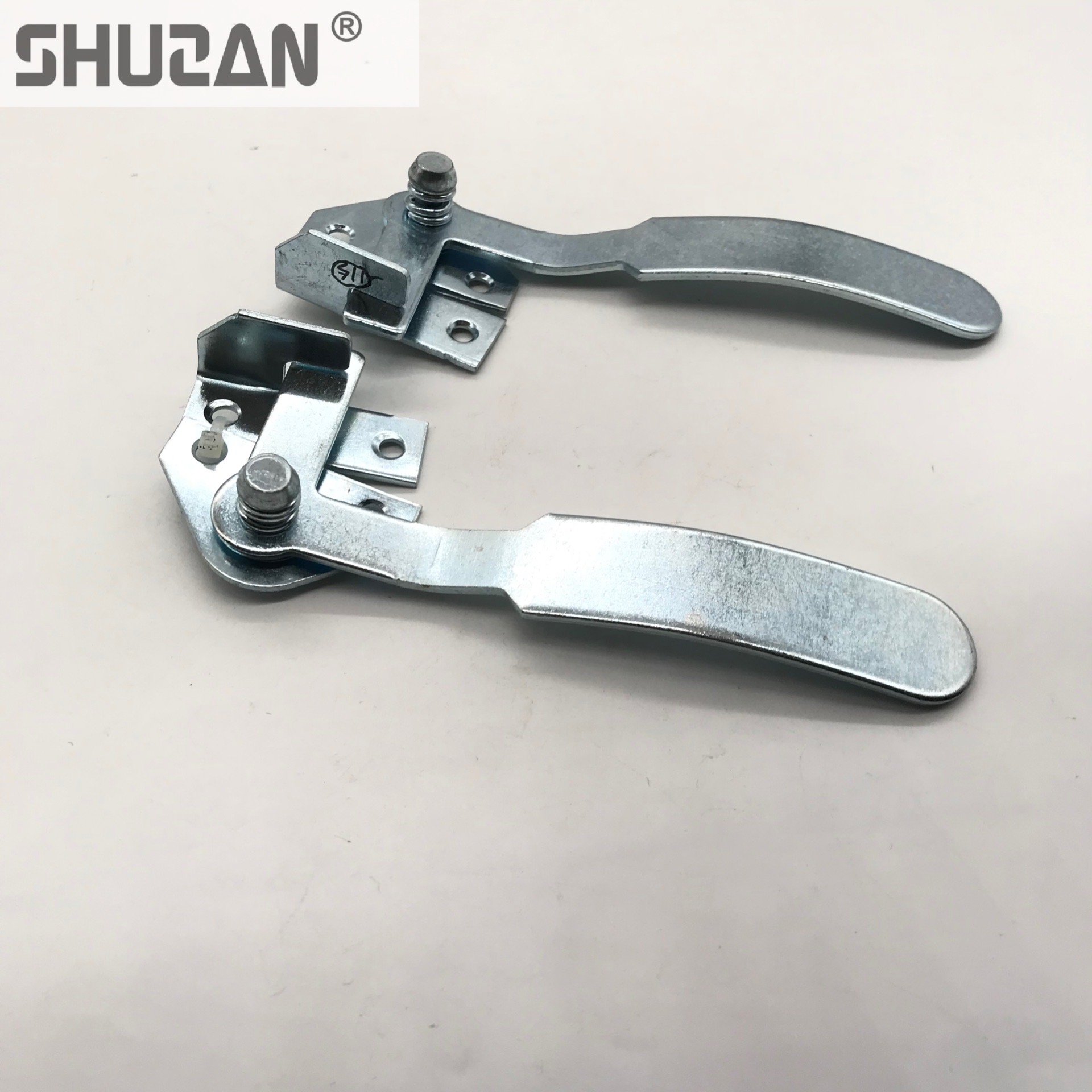 Shuzan brand guarantees modern and simple iron window handles, old-fashioned window locks, pebble door handles, door hardware accessories, ice crack, European-style cabinet door handles A200 003 details Picture