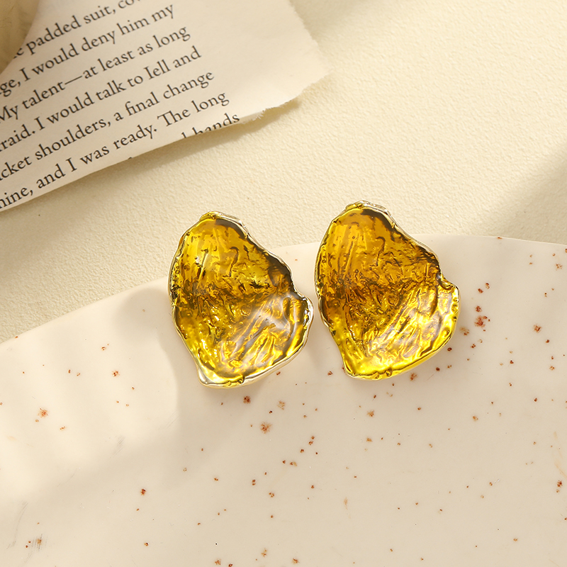 Korean-style fashionable thin-coated enamel craft simple and elegant earrings, stud earrings and butterfly jewelry details Picture