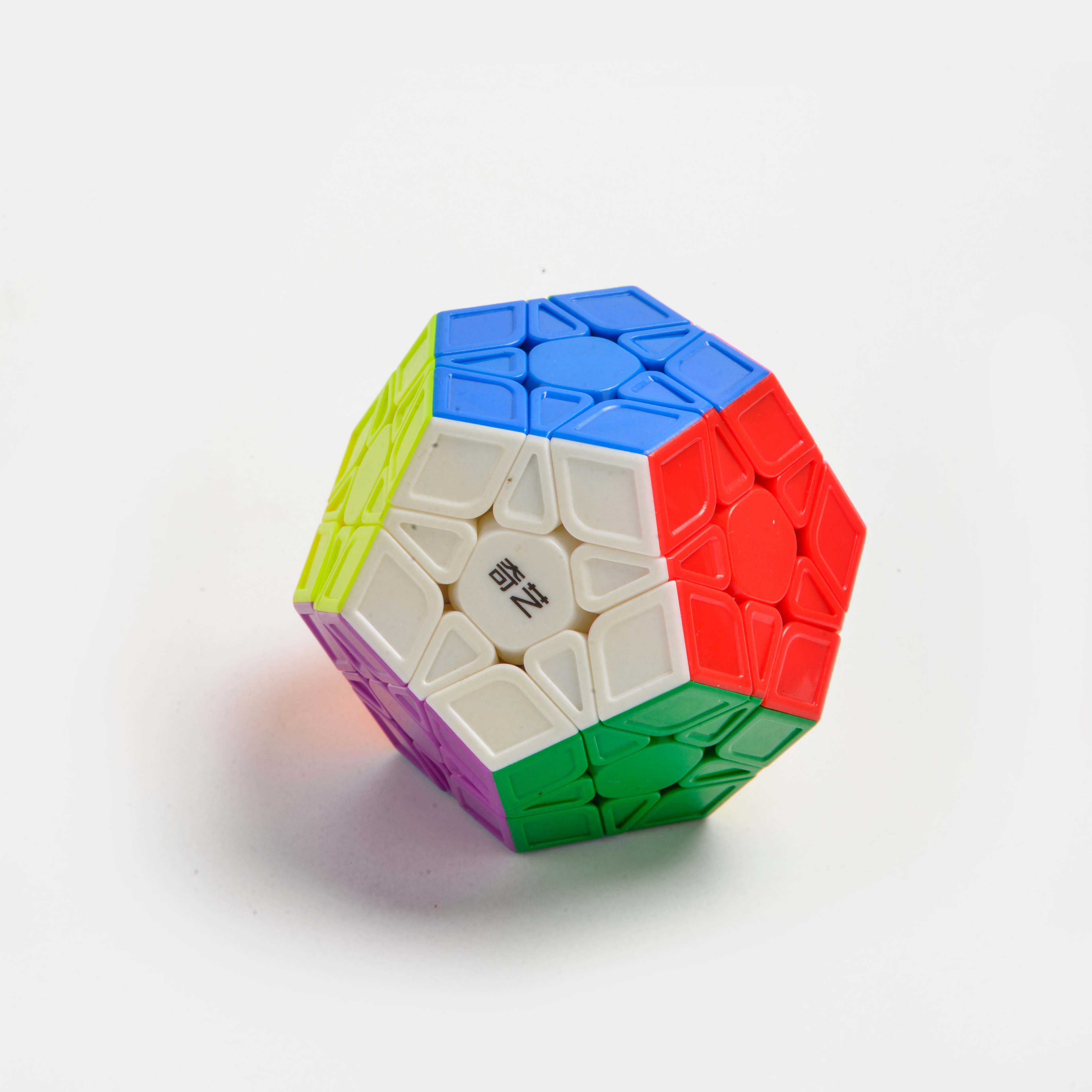 魔方/儿童玩具/智力玩具白底实物图