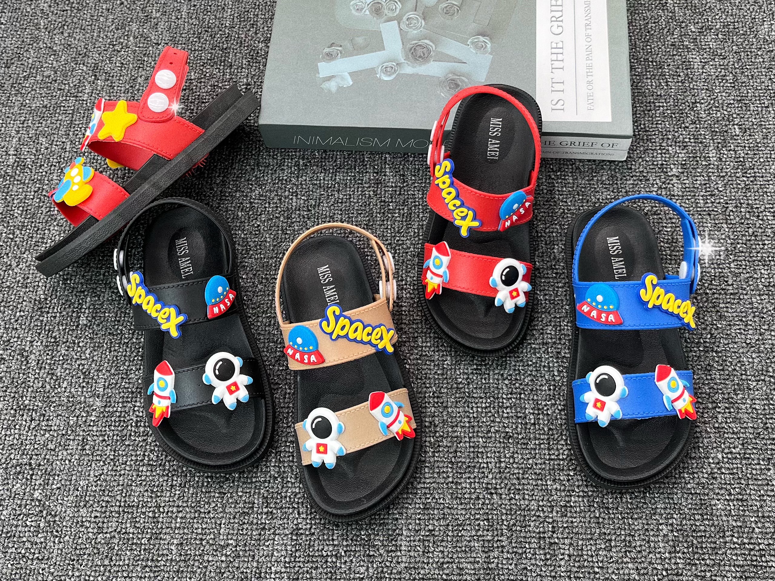 2022 Cartoon Headband Boys' and girls' shoes Application Scenario