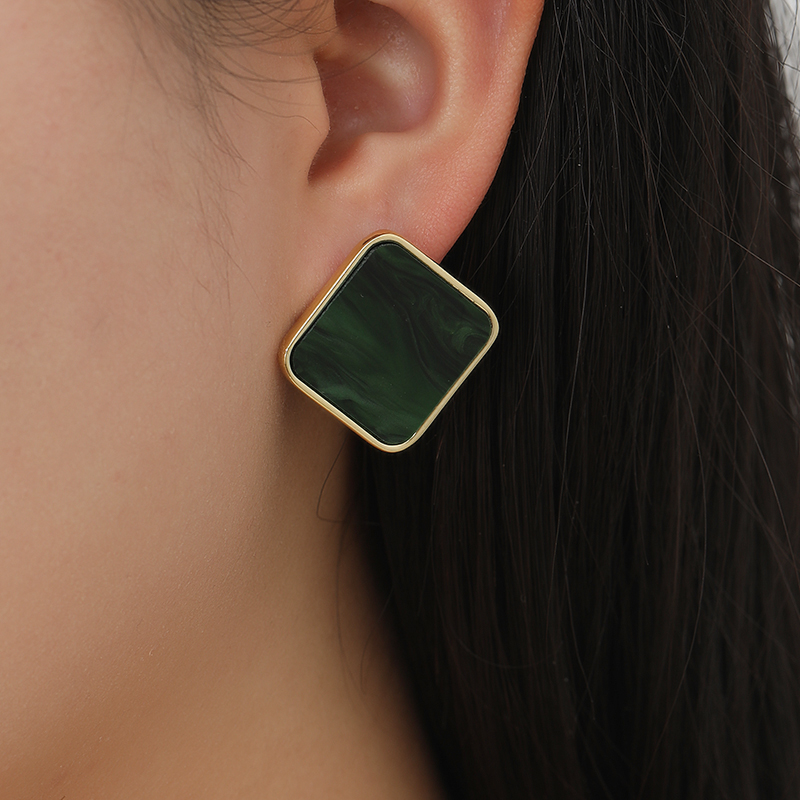 Korean-style fashionable, exquisite, simple, elegant and individual emerald earrings, stud earrings and butterfly jewelry Application Scenario
