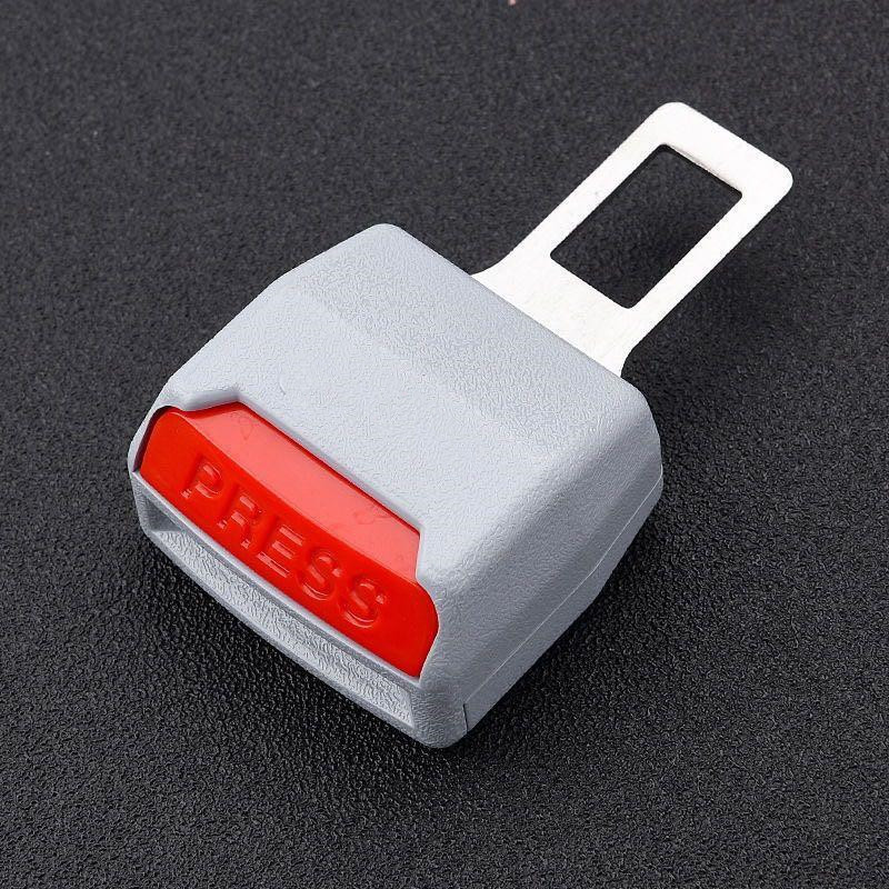 Automotive iron safety buckle, double bubble packaging, universal seat belt extender, buckle, universal seat belt insert, automotive seat belt accessory QW248 Application Scenario