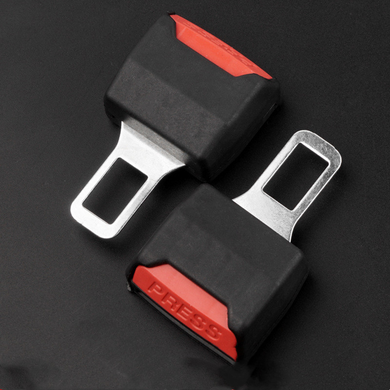 Automobile iron safety buckle, universal seat belt extender, buckle, universal seat belt insert, automobile seat belt accessory QW247 Application Scenario