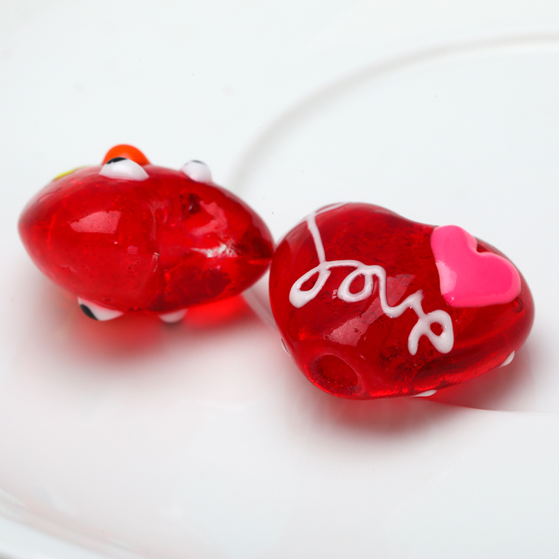 Hand-painted Korean-style heart-shaped glass beads with oil drops, diy handcrafted bracelet and necklace material Application Scenario