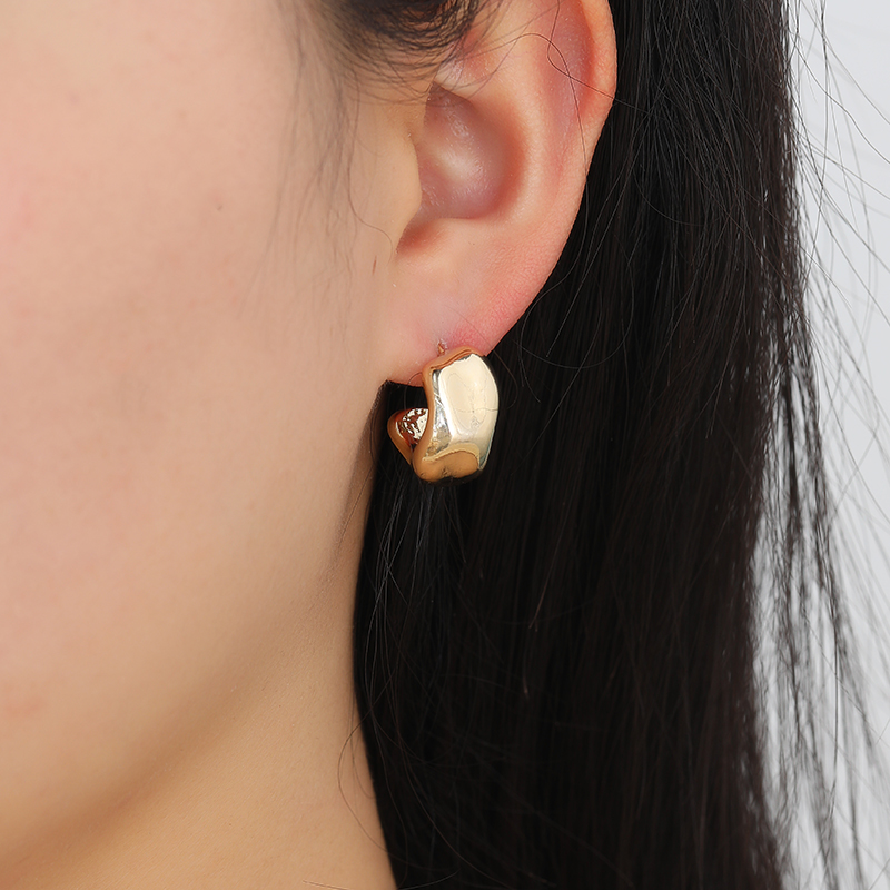 Korean-style fashionable, exquisite and cold style, InS-style small gold ring earrings, stud earrings and butterfly accessories Specification image