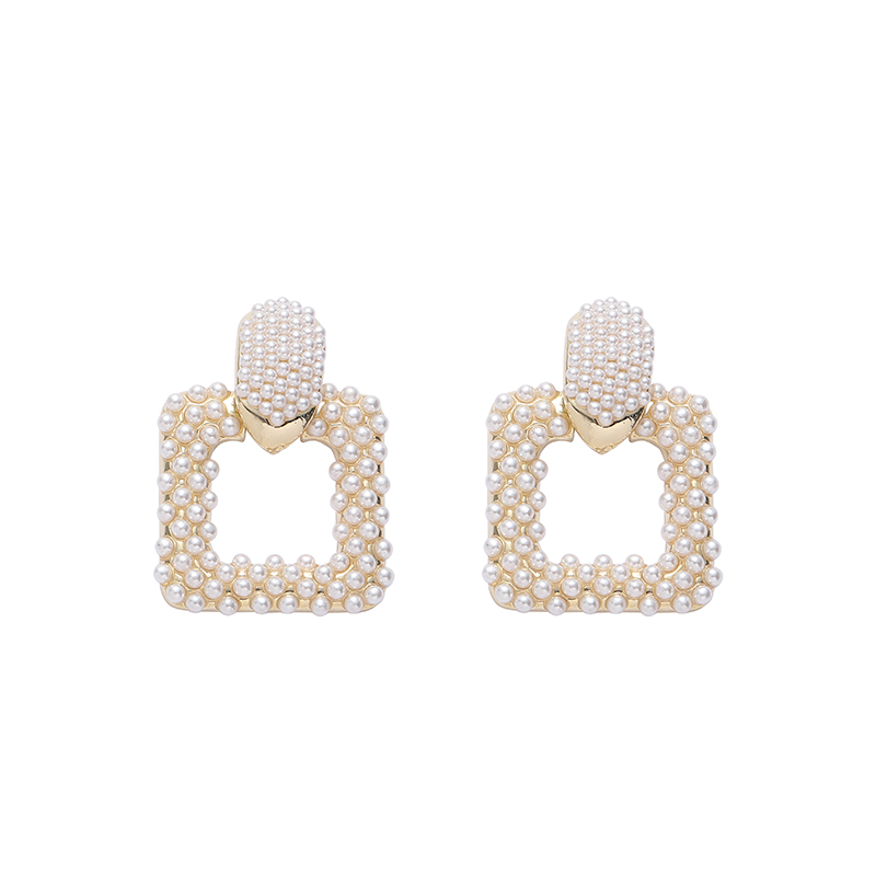 Korean-style fashionable and exquisite square earrings, stud earrings and butterfly-shaped accessories with a small fragrance of rice beads Item Picture