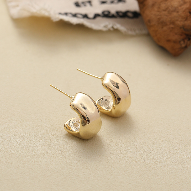 Korean-style fashionable, exquisite and cold style, InS-style small gold ring earrings, stud earrings and butterfly accessories details Picture