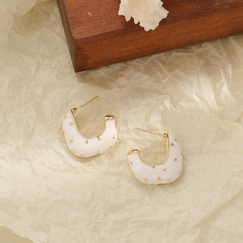 Korean-style fashionable oil-dripping milky white polka dot style earrings, stud earrings and butterfly accessories