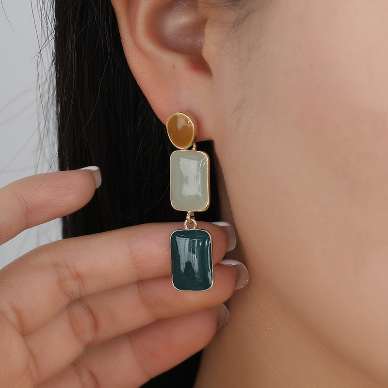 Korean-style French oil-dripping color-blocking fashion art earrings, stud earrings and butterfly accessories Specification image